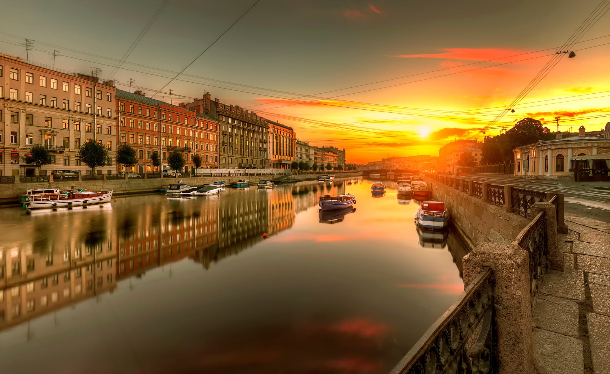 architecture, illuminated, sunrise - Dawn, Russia, boat, Fontanka, no people, bridge - Man Made Structure, Saint Petersburg, night, city Life, nature, netherlands, HD Wallpaper