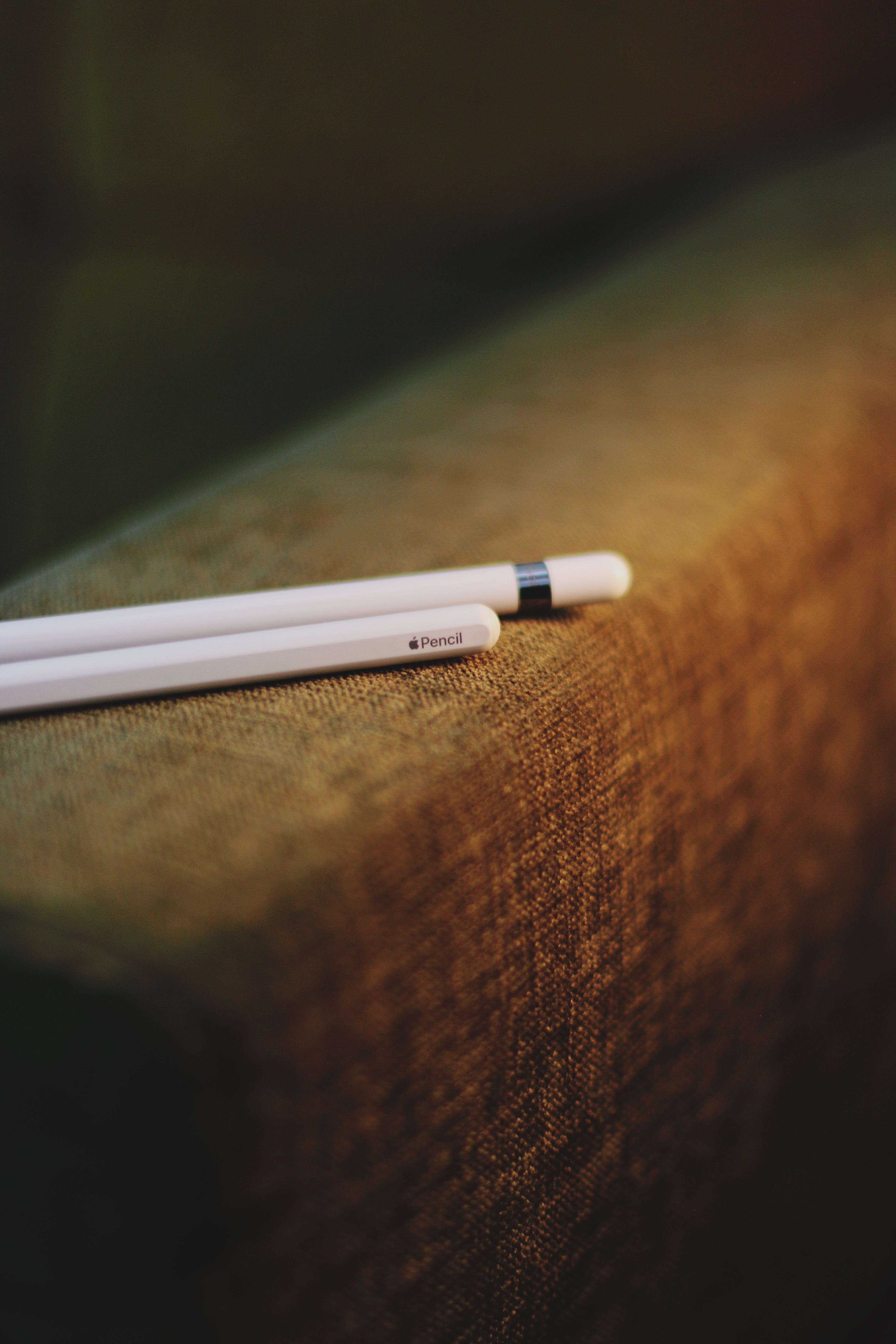 no people, still life, apple pencil, man made, writing instrument, communication, napkin, stylus, indoors, healthcare and medicine, 5K, tech, ipad, two objects, Phone HD Wallpaper