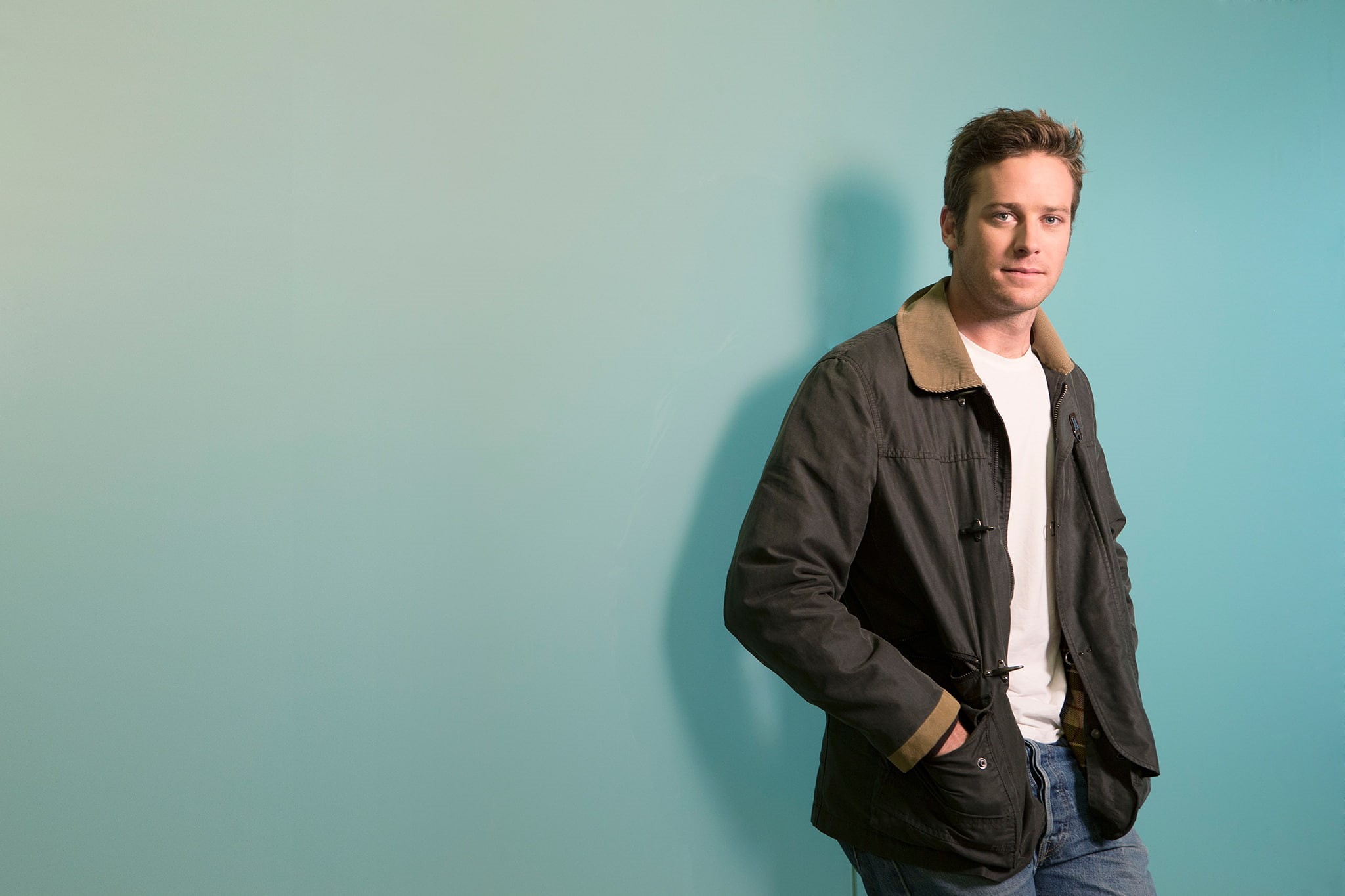 1080P, jacket, actor, jeans, USA Today, Medan Dan Mac, newspaper, Armie Hammer, background, HD Wallpaper