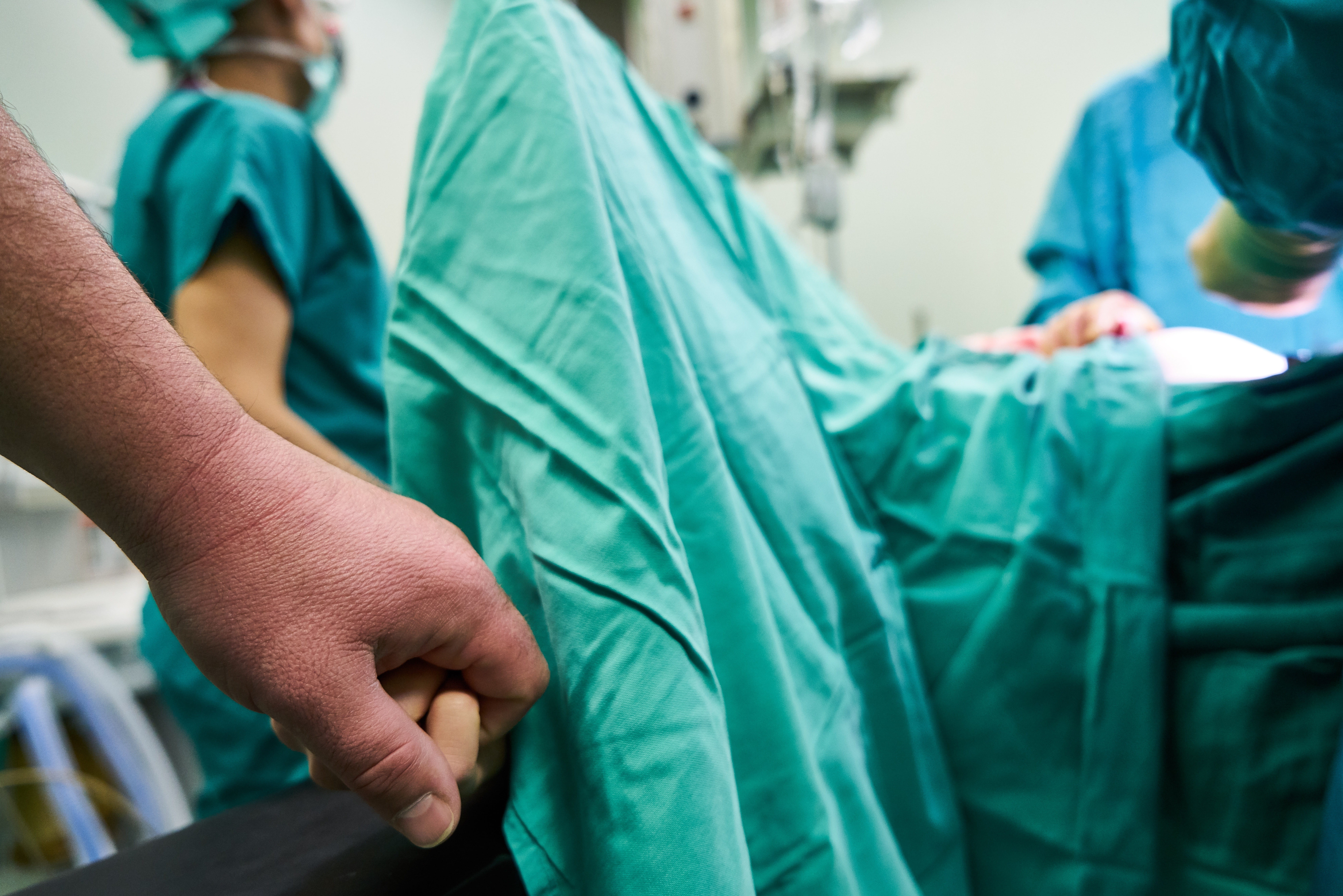 nurse, photo, operating room, blood, scissors, friendship, medicine, scalpel, hygiene, focus on foreground, help, hospital, patient, anesthesia, green, HD Wallpaper