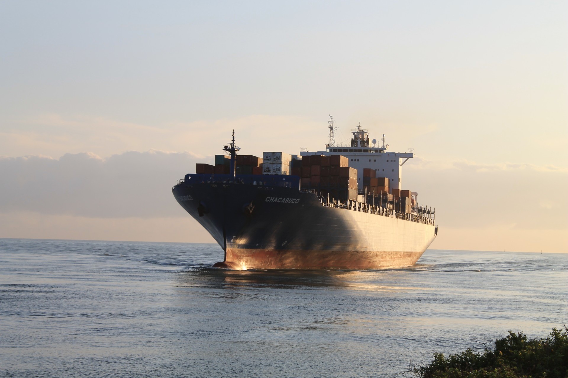 water, motion, liner, speed, trade, goods, journey, shipment, economy, industrial, delivery, nautical, bulk, no people, carrier, beauty in nature, import, HD Wallpaper