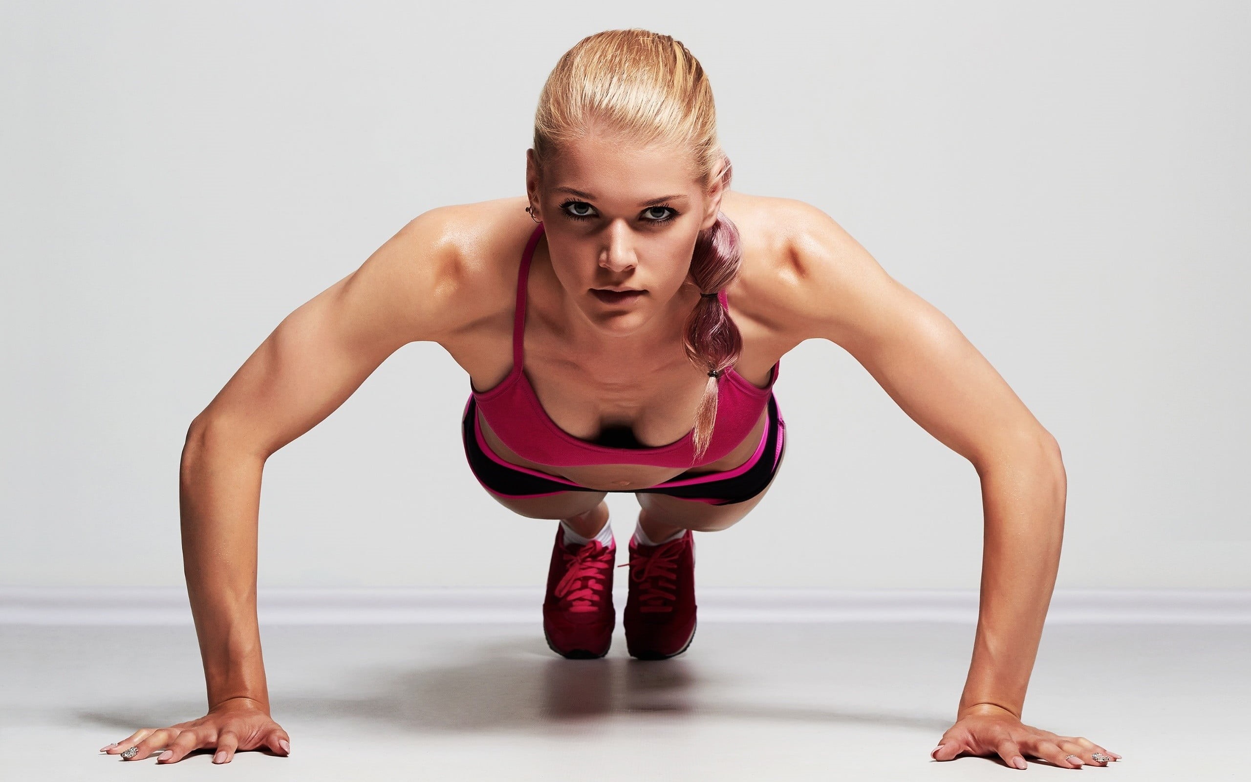 physical activity, adult, fitness model, one person, front view, indoors, healthy lifestyle, body conscious, model, beautiful woman, exercising, 2K, clothing, HD Wallpaper