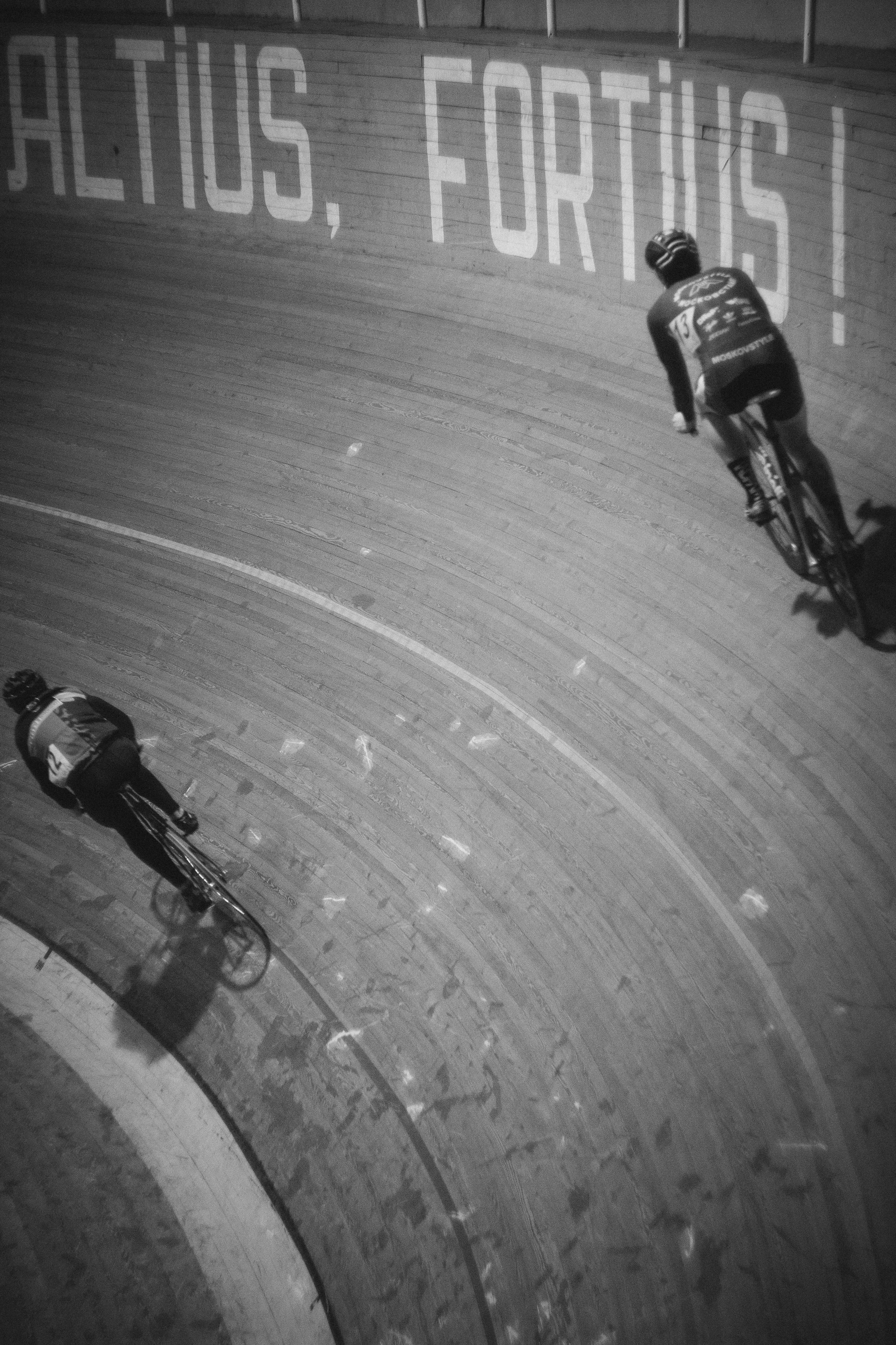 men, track, lviv, competition, insane track, bicycle, bike, lifestyles, one person, ukraine, cycling, sport, fixed, text, rider, ride, track cycling, leisure activity, Phone HD Wallpaper