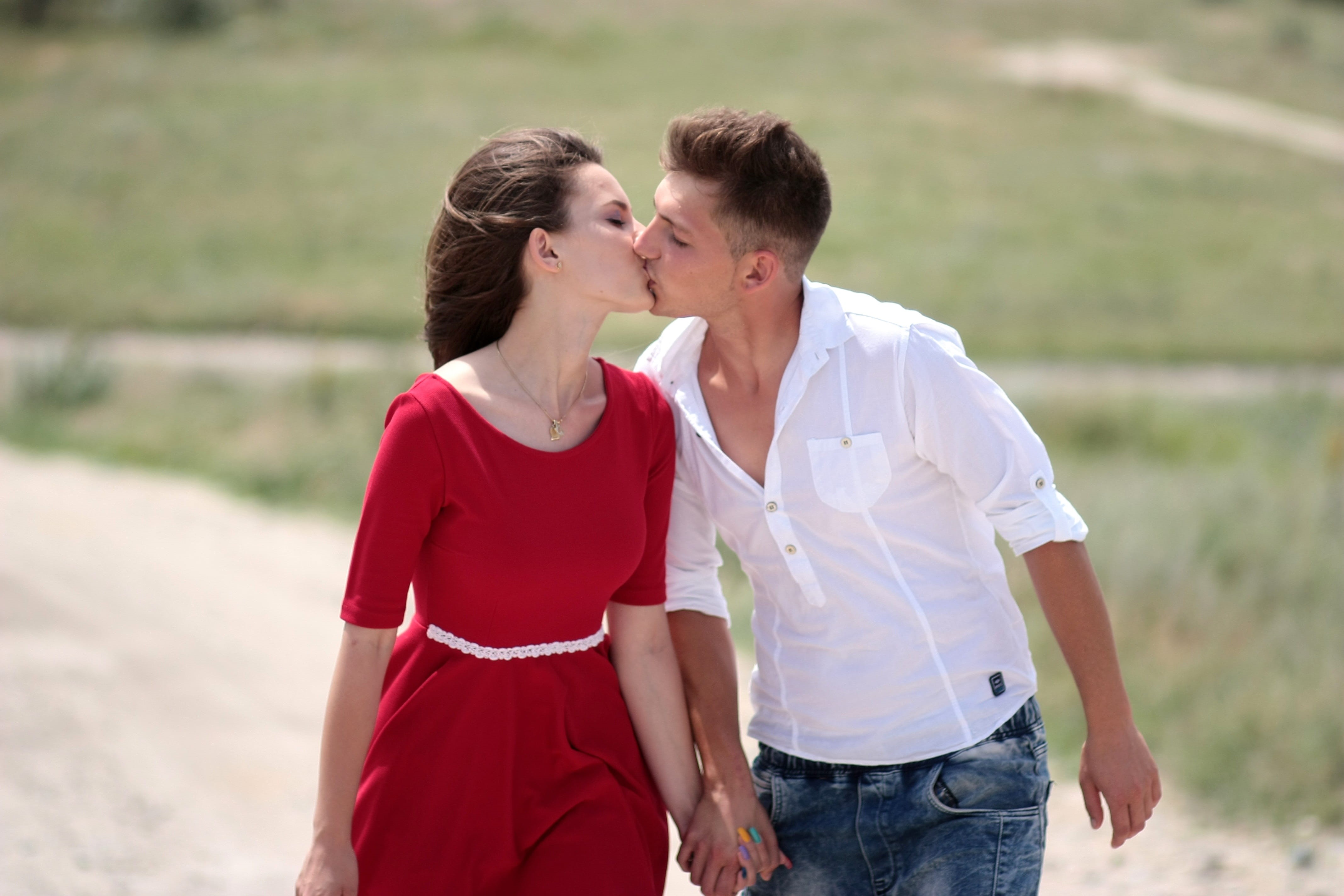 men, touching, daytime, face to face, boy, caucasian Ethnicity, couple, young adult, facial Expression, three quarter length, human Relationship, outdoors, HD Wallpaper