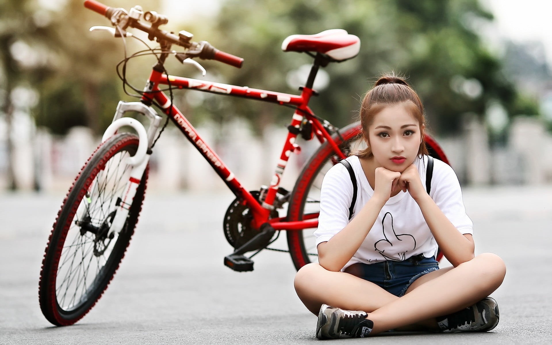 focus on foreground, 1080P, women, women with bicycles, full length, real people, young adult, one person, lifestyles, young women, hairstyle, bicycle, HD Wallpaper