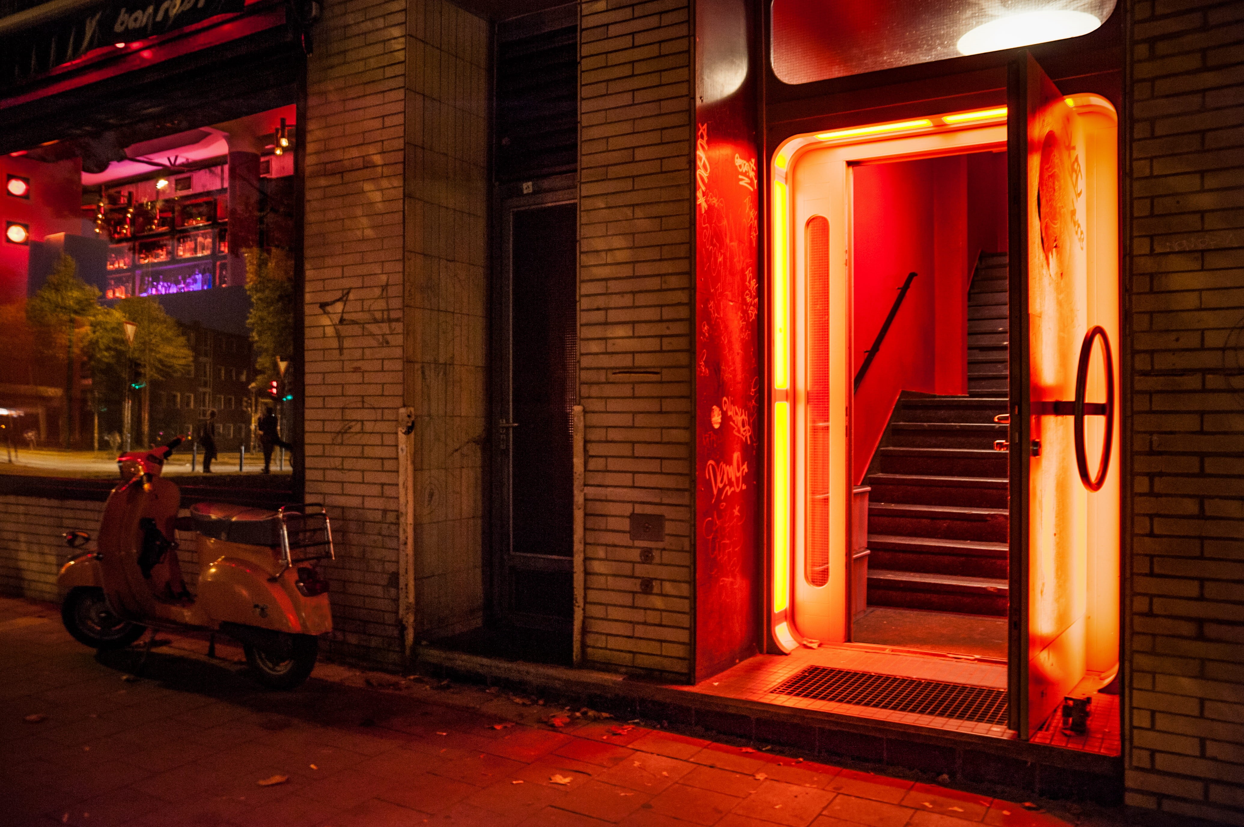 lamp, motor scooter, neon, building exterior, vintage, lights, buildings, night, evening, illuminated, staircase, vespa, built structure, restaurant, lantern, HD Wallpaper
