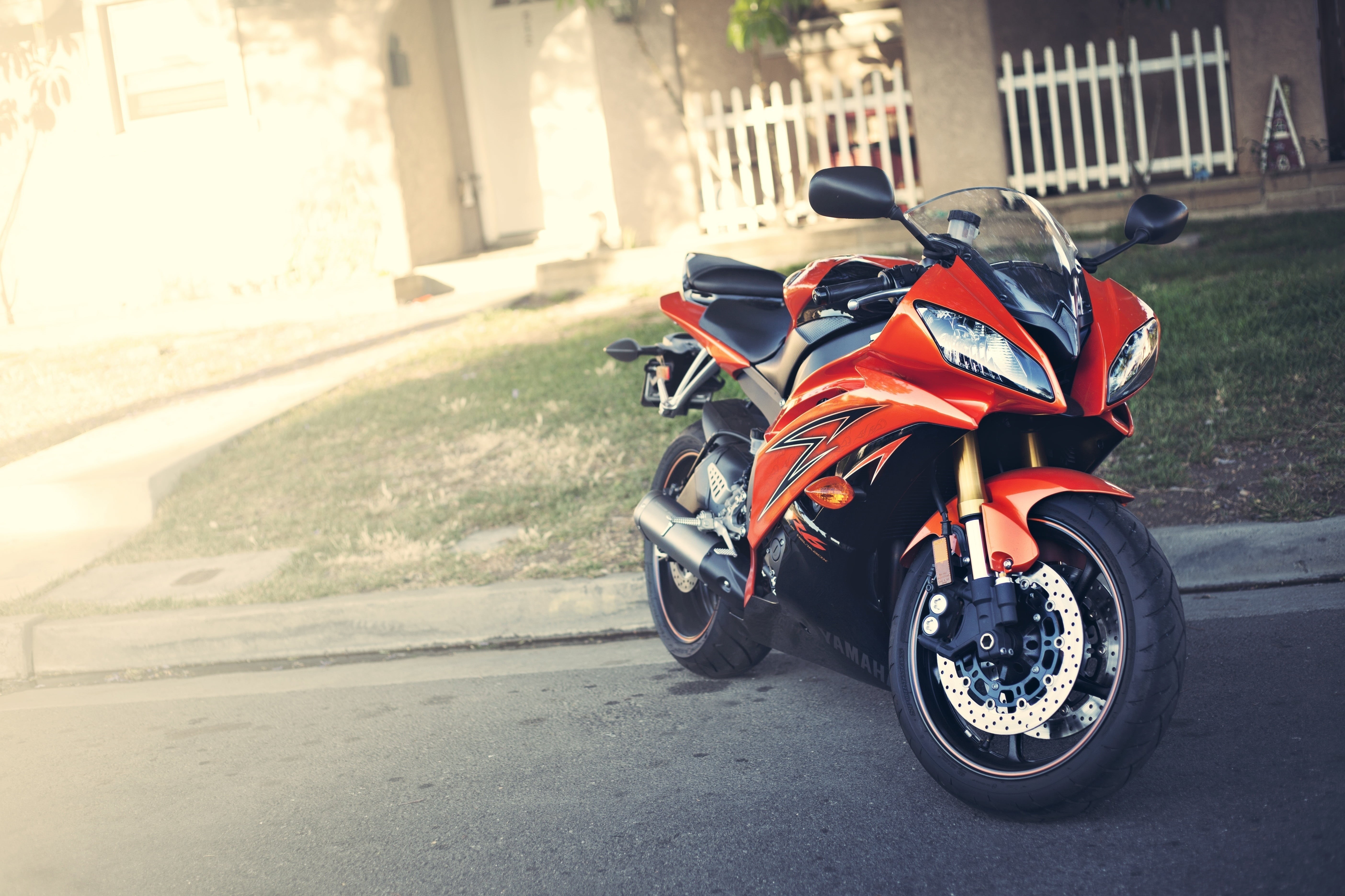 elegance, outdoors, moped, yamaha, built structure, driving, 5K, architecture, motor vehicle, road, italy, no people, motor Scooter, yzf-r6, sports, focus on foreground, HD Wallpaper