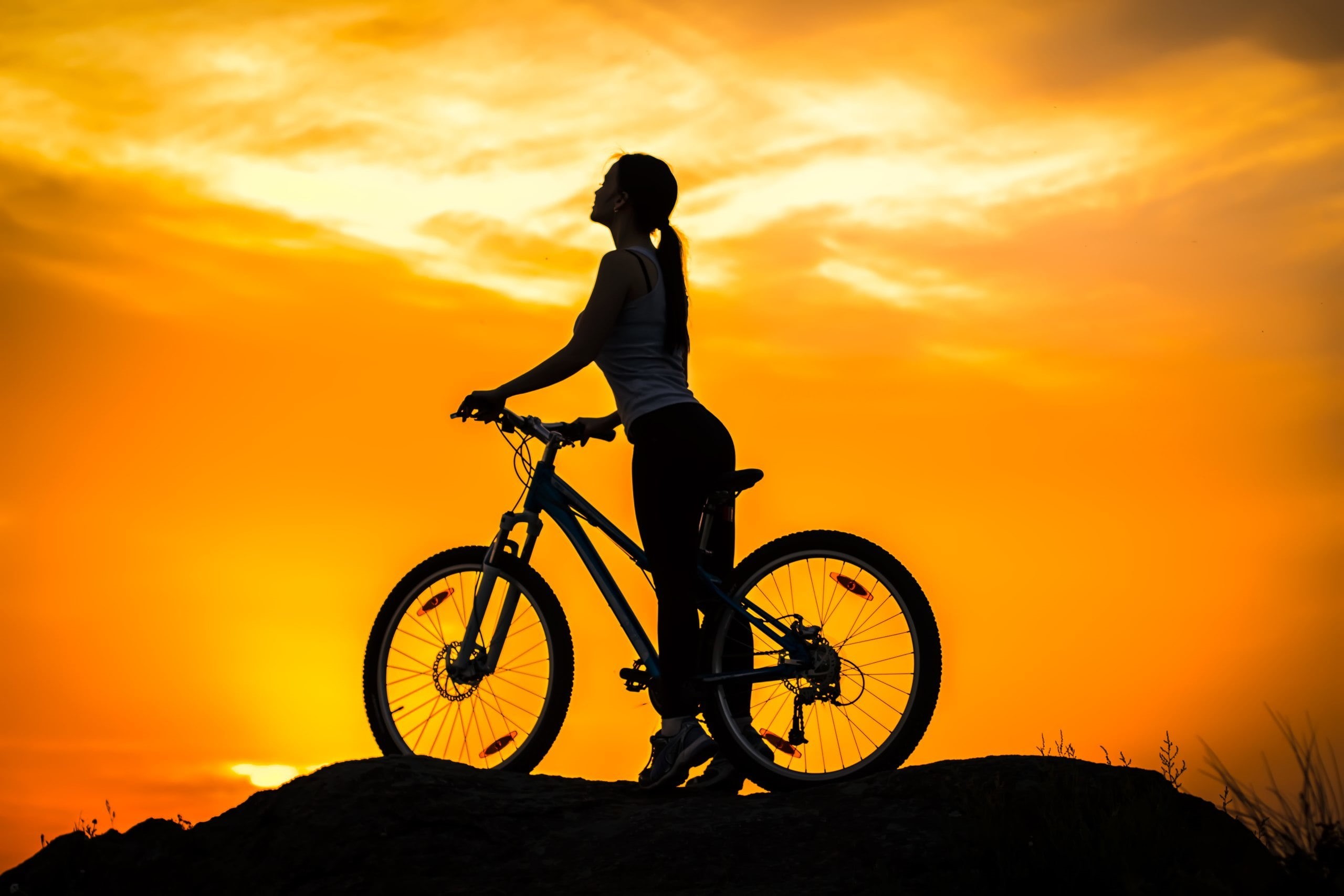 land vehicle, people, people Traveling, 2K, action, sunlight, fun, tank, standing, mode of transportation, females, yellow, vacations, bicycle, full length, HD Wallpaper