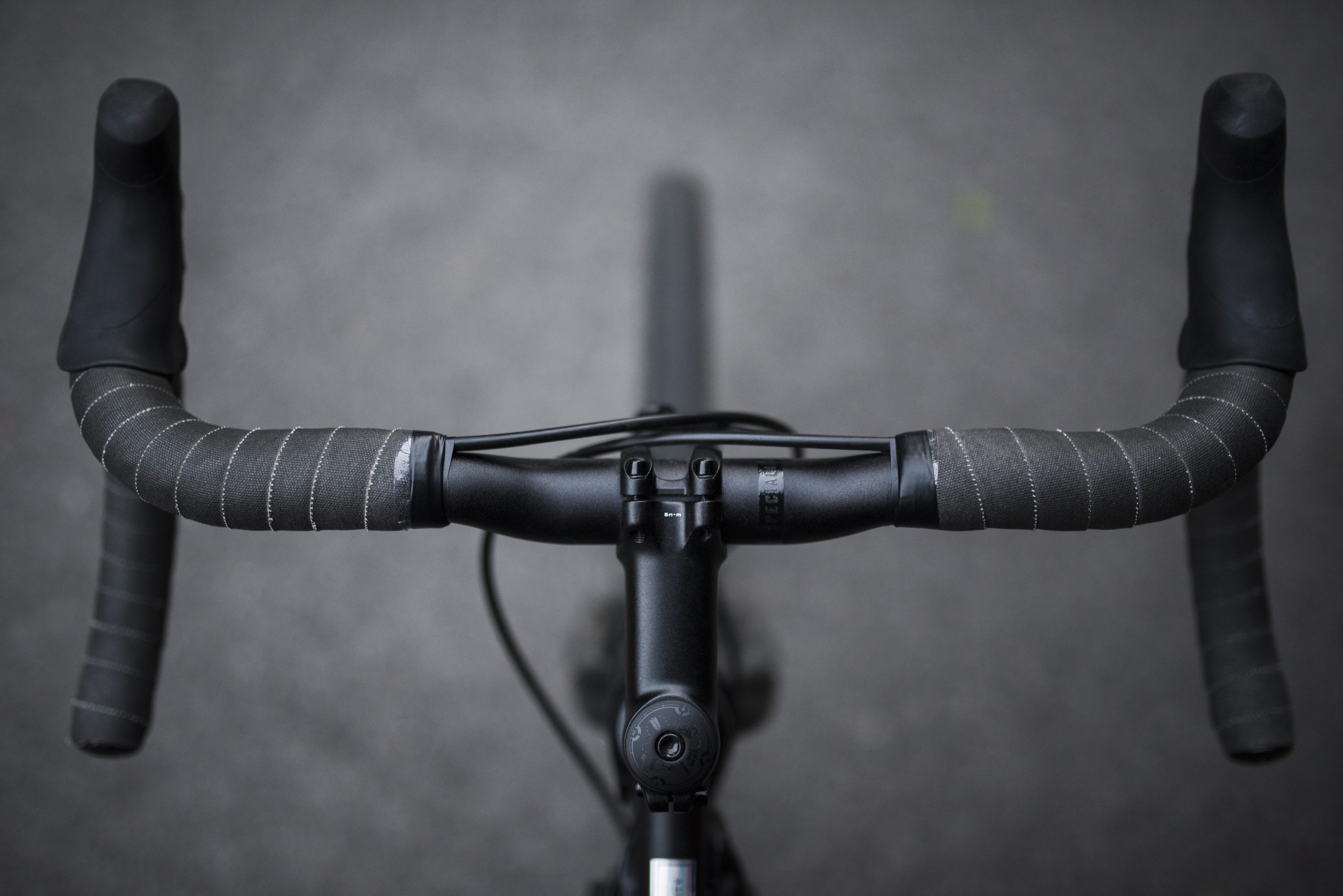 indoors, no people, focus on foreground, sport, handlebars, photography, handlebar, land vehicle, bike handlebar, focus, city, gray, ride, transportation, HD Wallpaper