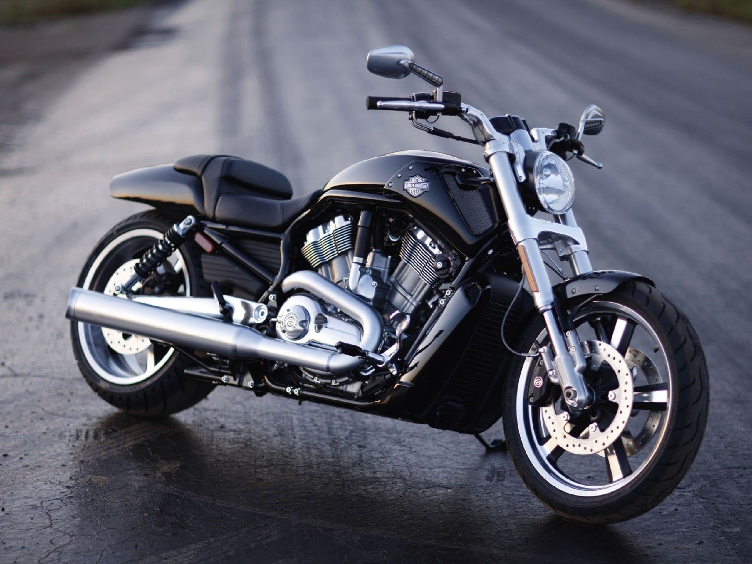 headlight, close-up, metal, riding, silver colored, Motorcycle, driving, engine, street, no People, speed, V-rod, reflection, concrete, luxury, shiny, outdoors, HD Wallpaper