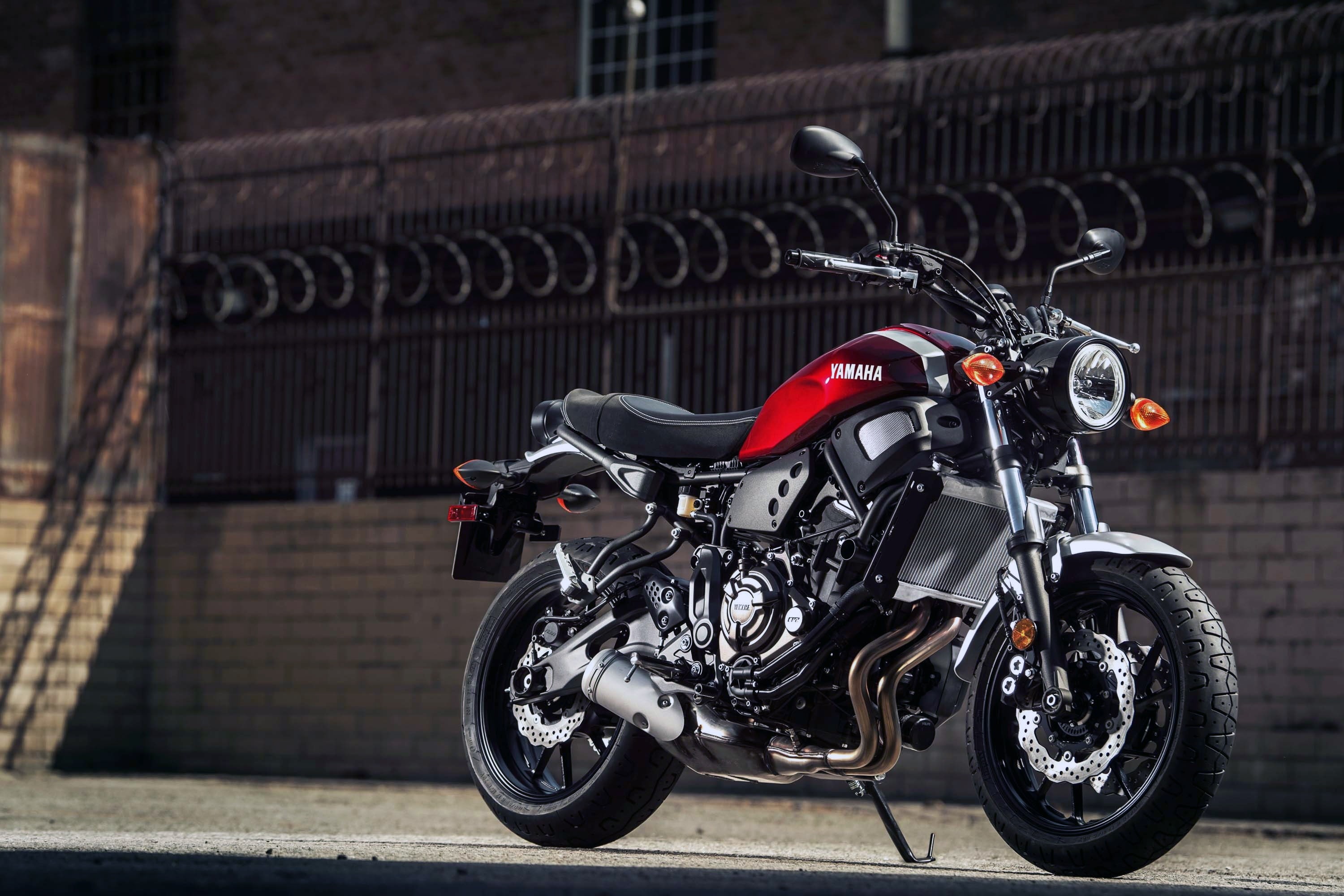 city life, city, stationary, focus on foreground, motorcycle, street, land vehicle, metal, transportation, bicycle, built structure, no people, travel, HD Wallpaper