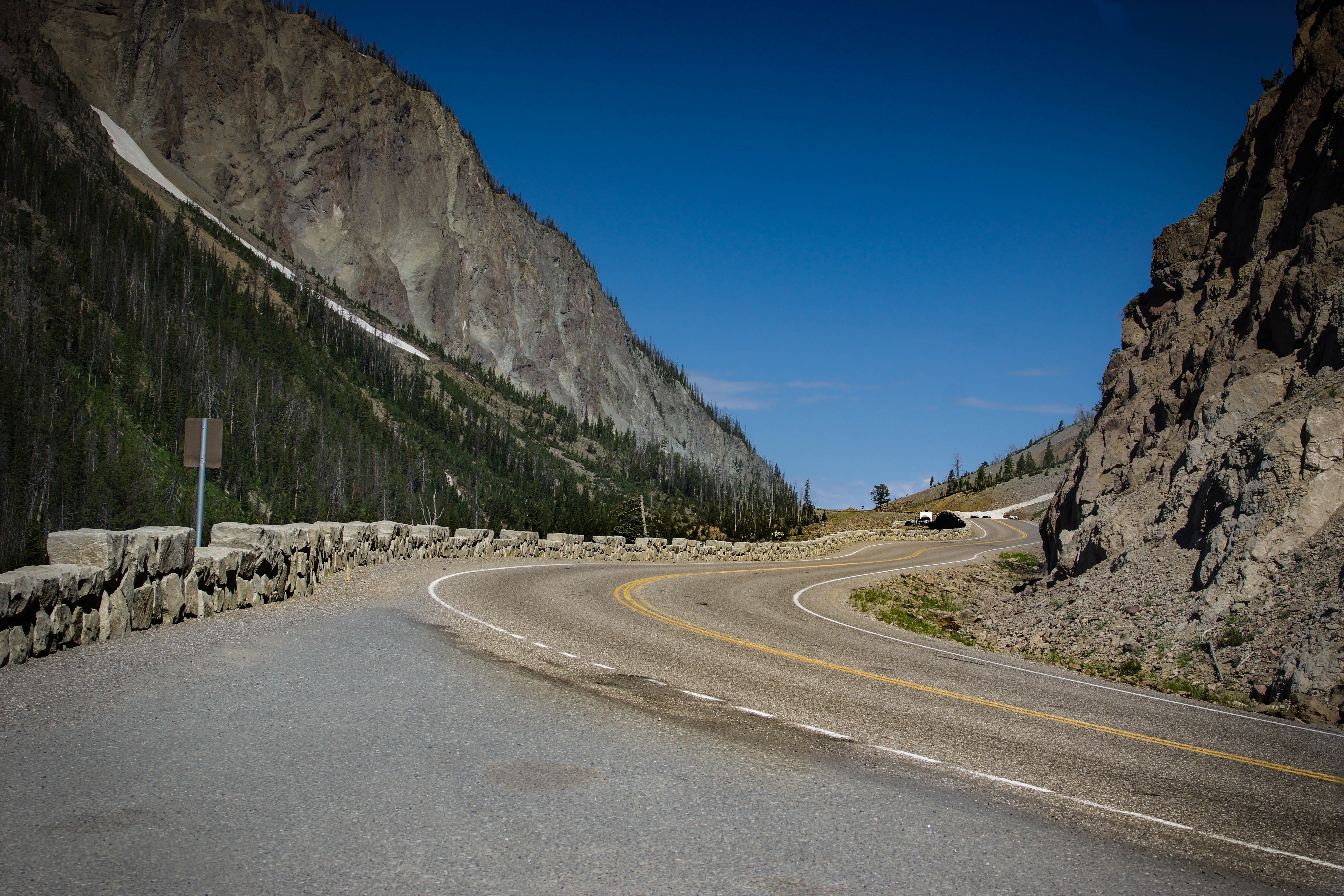 outdoors, Mountains, sign, curve, marking, symbol, 5K, sky, the way forward, America, nature, mountain, mountain road, transportation, dividing line, beauty in nature, HD Wallpaper