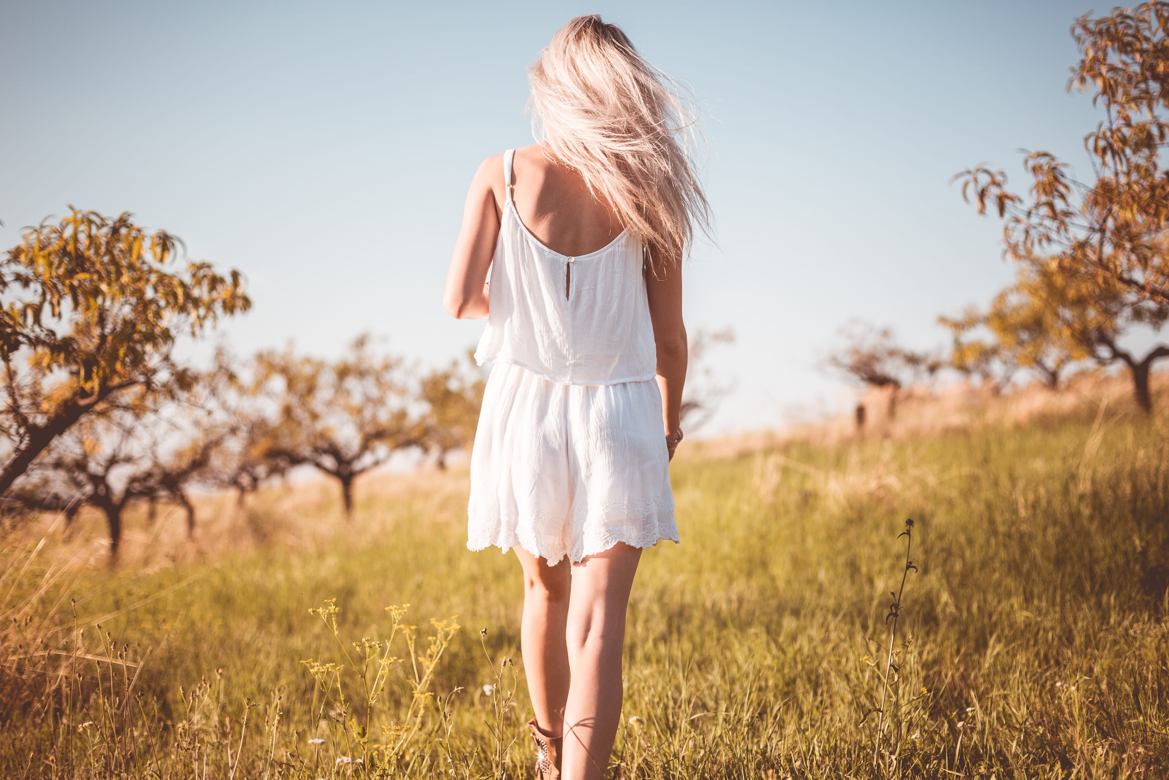 sun, warm, one Person, dress, outdoors, young, pretty, females, happiness, only Women, walking, beauty In Nature, caucasian Ethnicity, breathe, adults only, HD Wallpaper