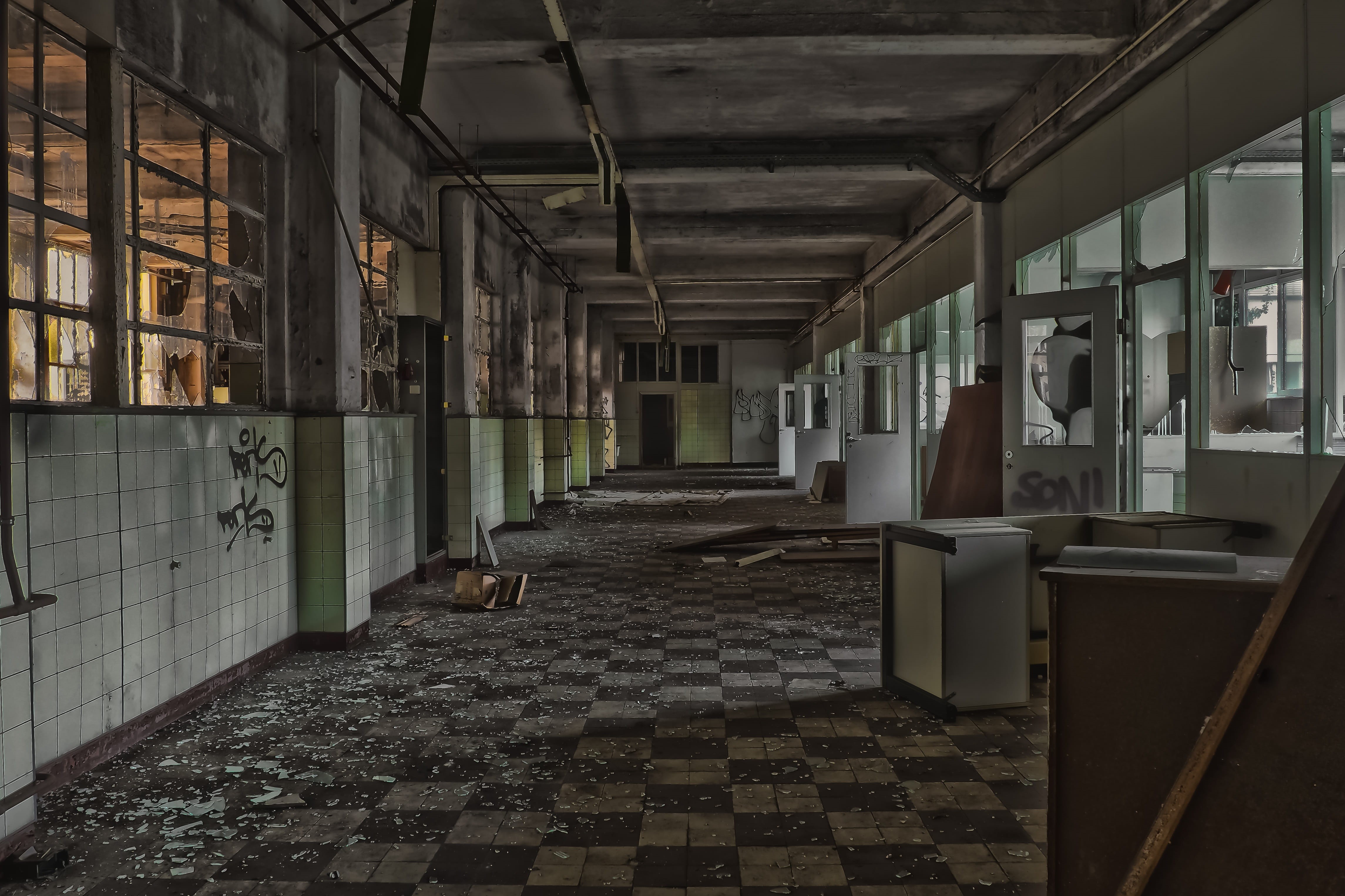 obsolete, built structure, leave, tiled floor, deterioration, falling, 4K, broken, ruin, corridor, indoors, no people, dark, graffiti, building, factory building, HD Wallpaper