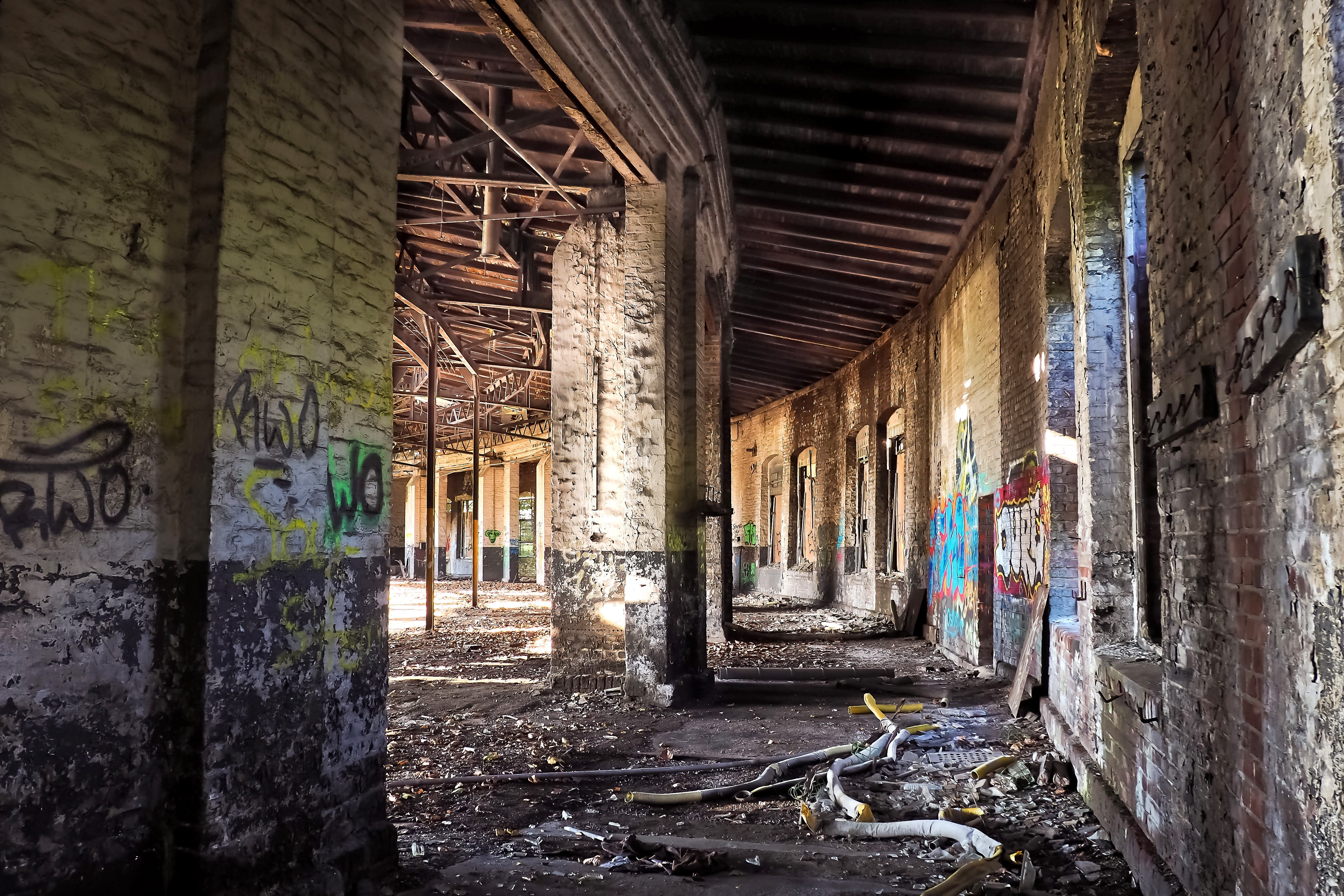 deterioration, run down, ailing, train hall, decay, forget, finiteness, ceiling, decline, break up, stainless, dilapidated, factory building, ruin, architecture, HD Wallpaper