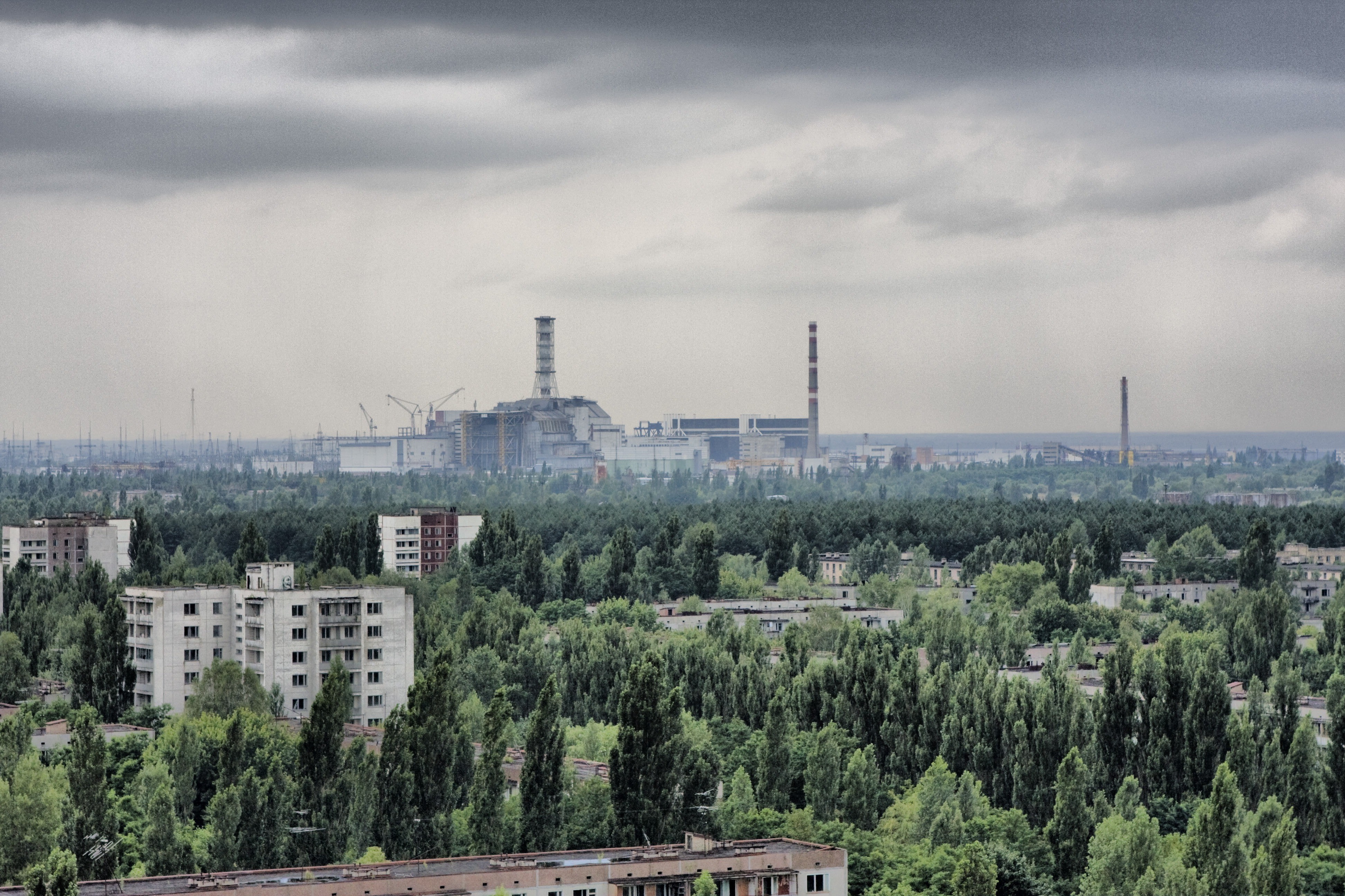 anime, air pollution, environment, cityscape, 4K, environmental issues, tree, Ruin, plant, cloud - sky, ecosystem, built structure, sky, Pripyat, landscape, HD Wallpaper
