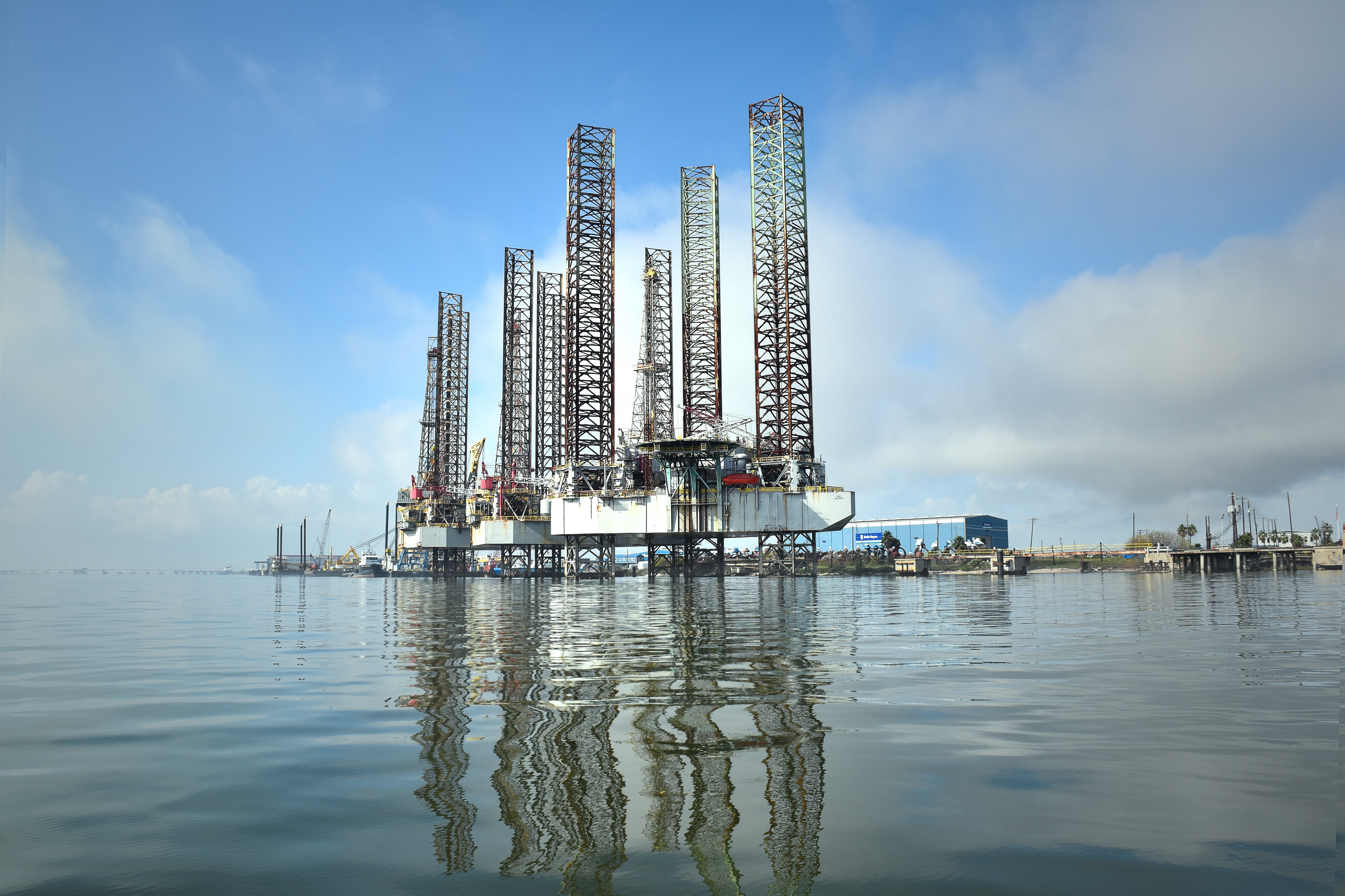 water, industrial, cloud - sky, industry, crane - construction machinery, waterfront, refinery, architecture, tower, 5K, built structure, machinery, fuel and power generation, HD Wallpaper