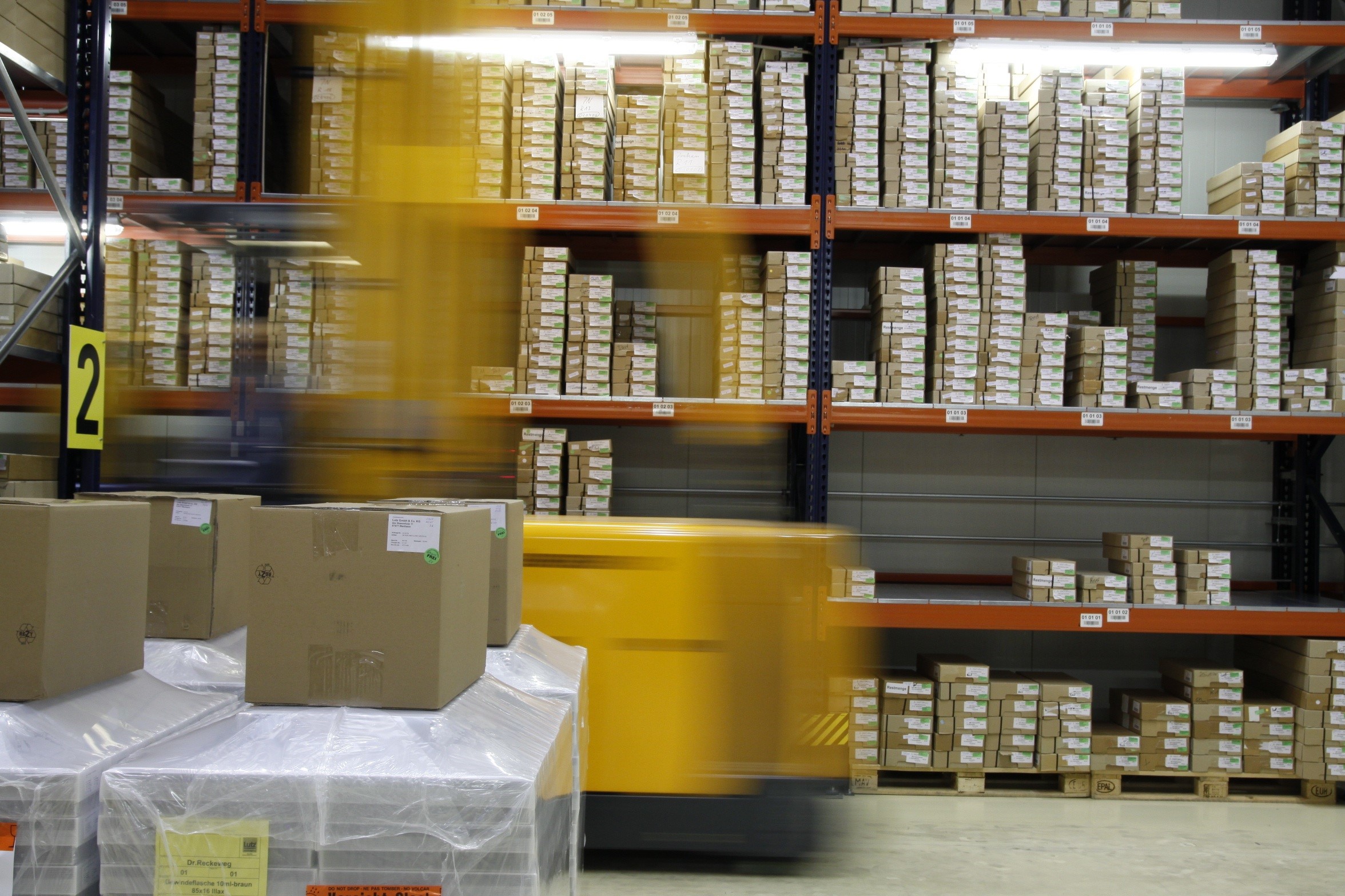 no people, abundance, building, range, brown, box, stack, shipping, shelf, factory, motion, central warehouse, box - Container, order, large group of objects, HD Wallpaper