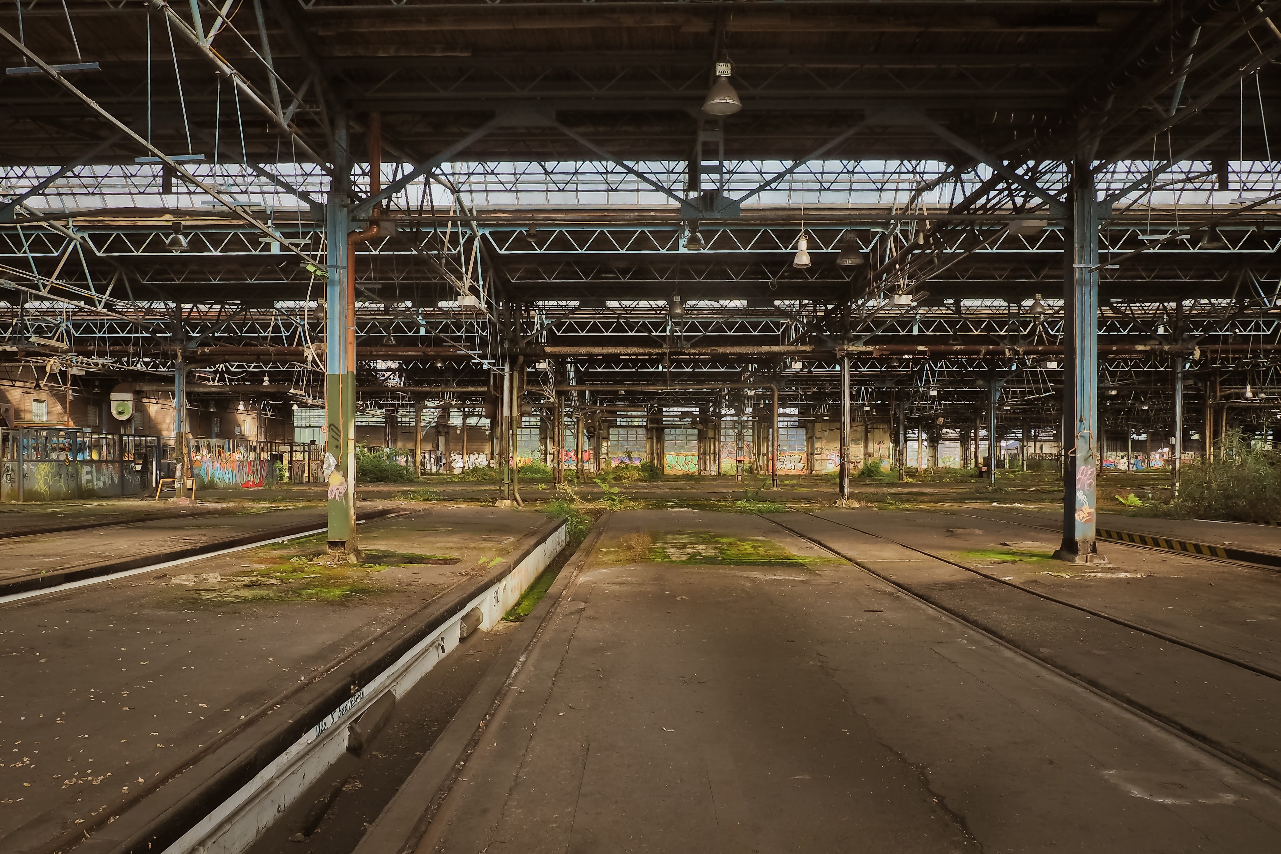 architecture, neglected, forgotten places, railway depot, built structure, empty, past, void hall, metal, broken, stainless, run down, factory, weathered, HD Wallpaper