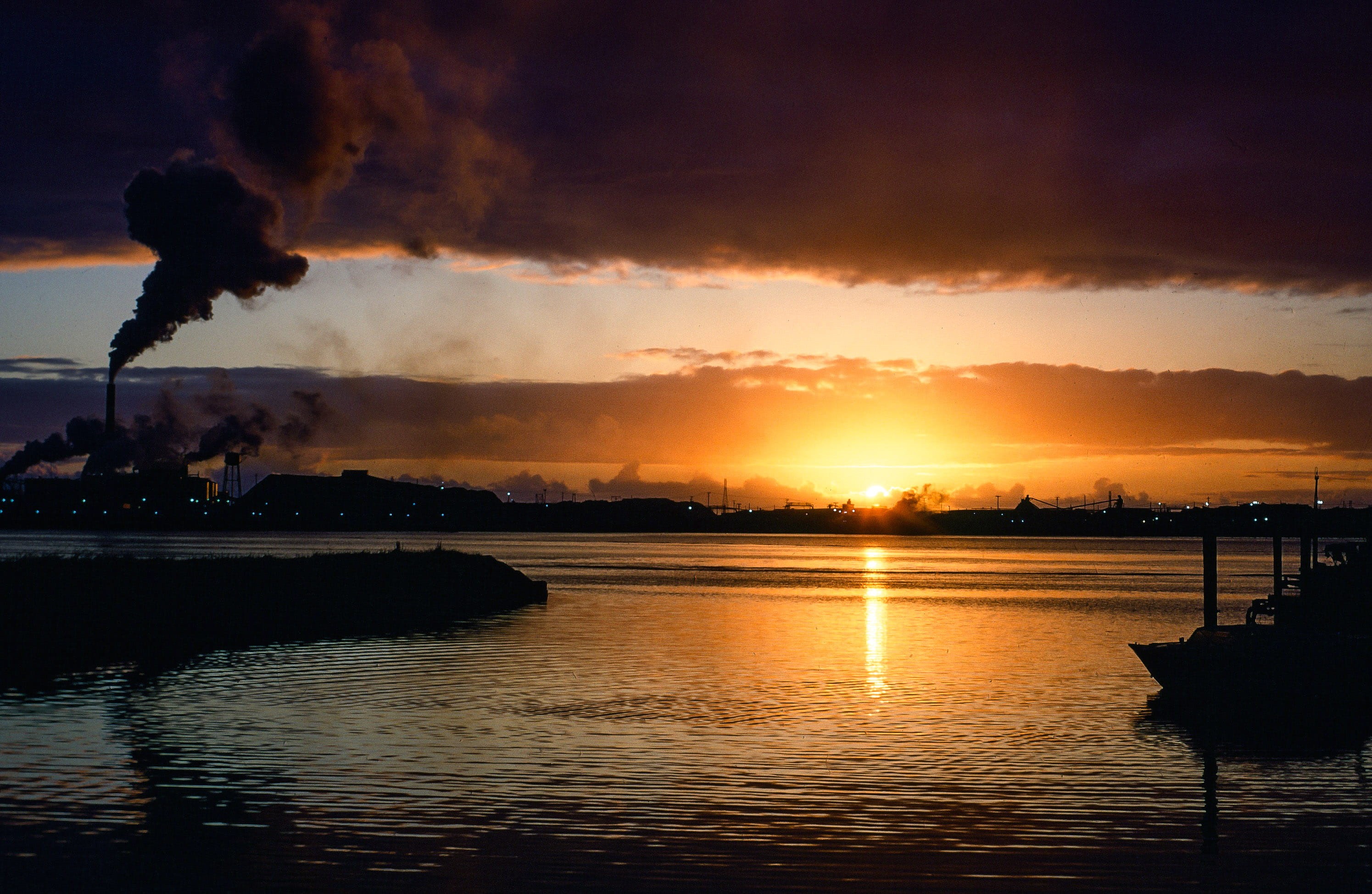 clouds, industry, air pollution, smokestack, 2K, river, industrial, factory, beauty in nature, manufacturing, lights, no people, silhouette, ecology, fumes, HD Wallpaper