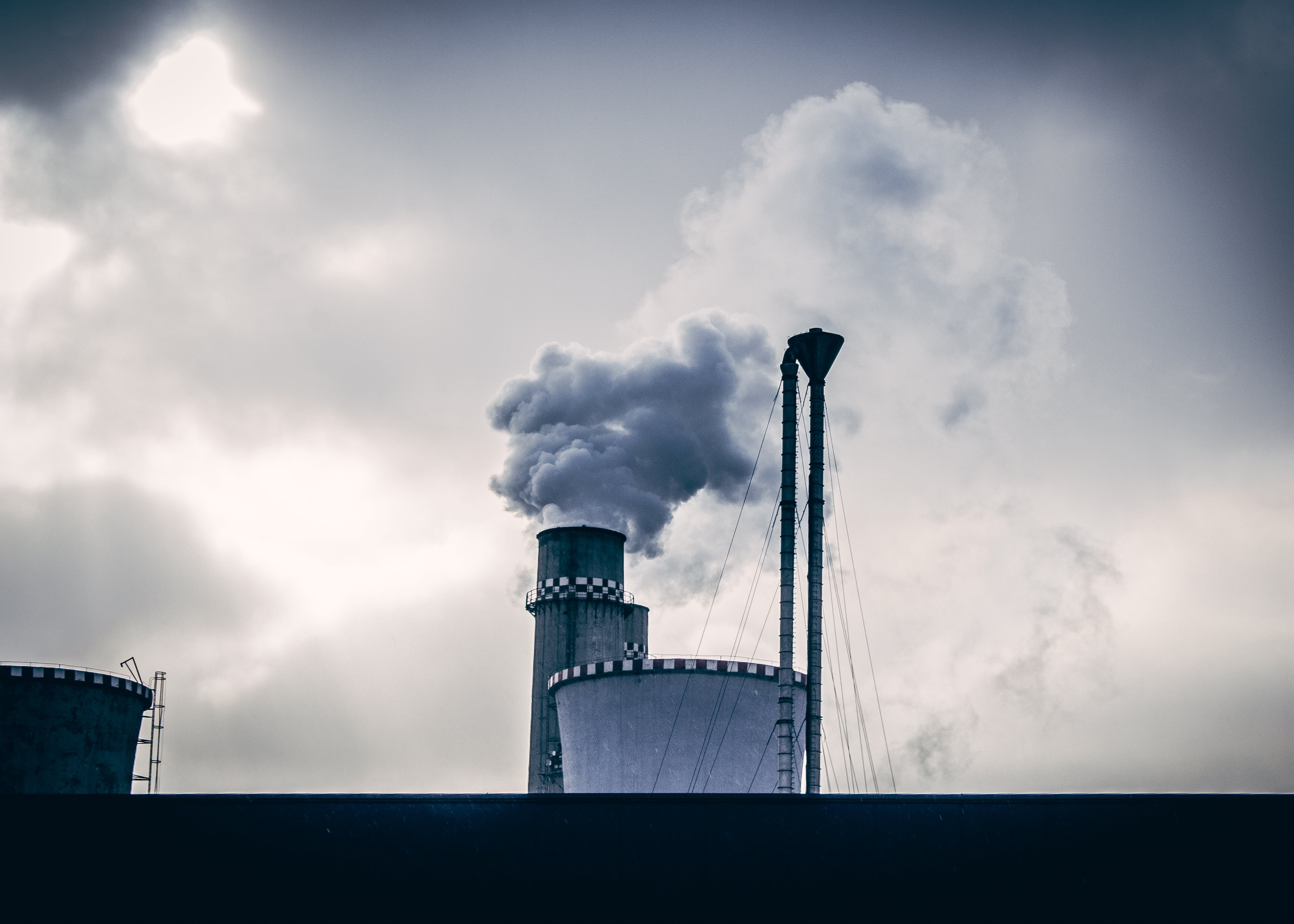 architecture, day, built structure, environment, emitting, smoke stack, factory, environmental issues, steam, sky, industrial, smoke - physical structure, HD Wallpaper