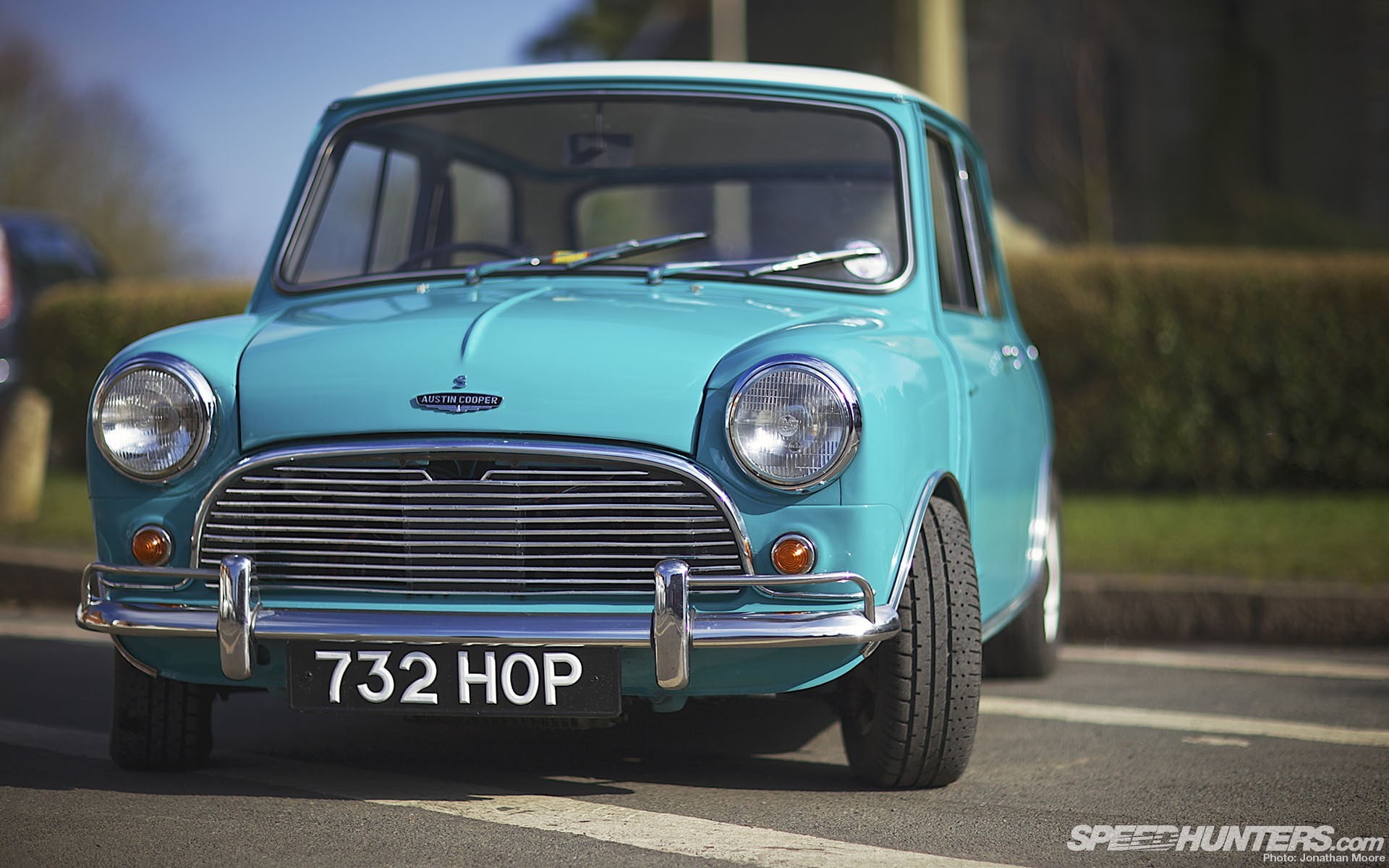 stationary, focus on foreground, parking, luxury, Mini Cooper, motor vehicle, city, mode of transportation, hatchback, car, headlight, retro styled, 1080P, HD Wallpaper