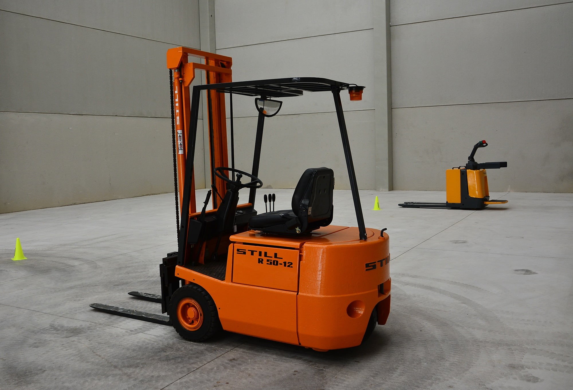 labor, driving, storage operations, people working, mode of transportation, distribution Warehouse, classroom, pallets, entrepreneur, test, transportation, HD Wallpaper