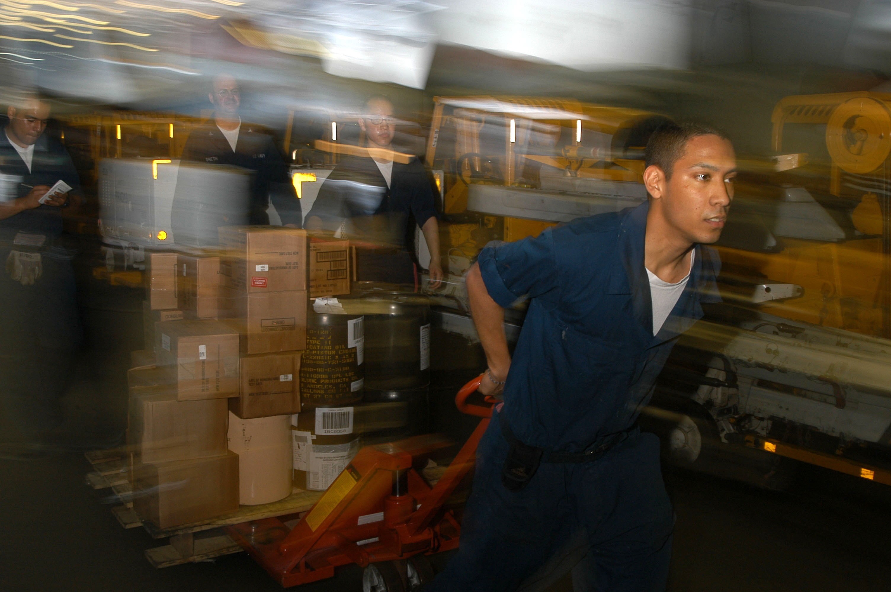 men, freight Transportation, loading, distribution Warehouse, man, busy, jumpsuit, manual Worker, supplies, 2K, sailors, adult, standing, indoors, industry, HD Wallpaper