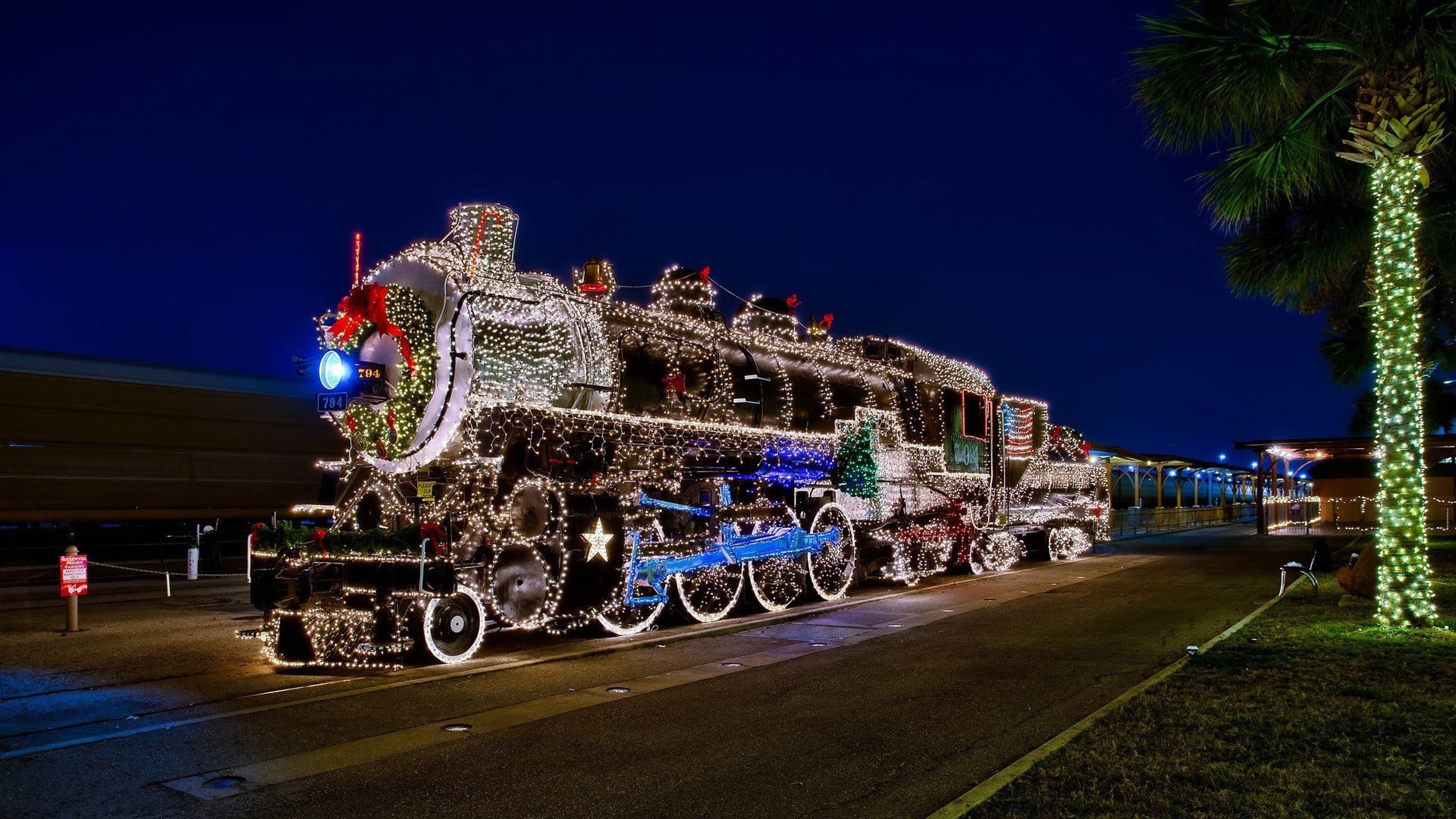 building exterior, night, architecture, celebration, christmas tree, 1080P, city, nature, steam locomotive, transportation, land vehicle, string, tree, HD Wallpaper