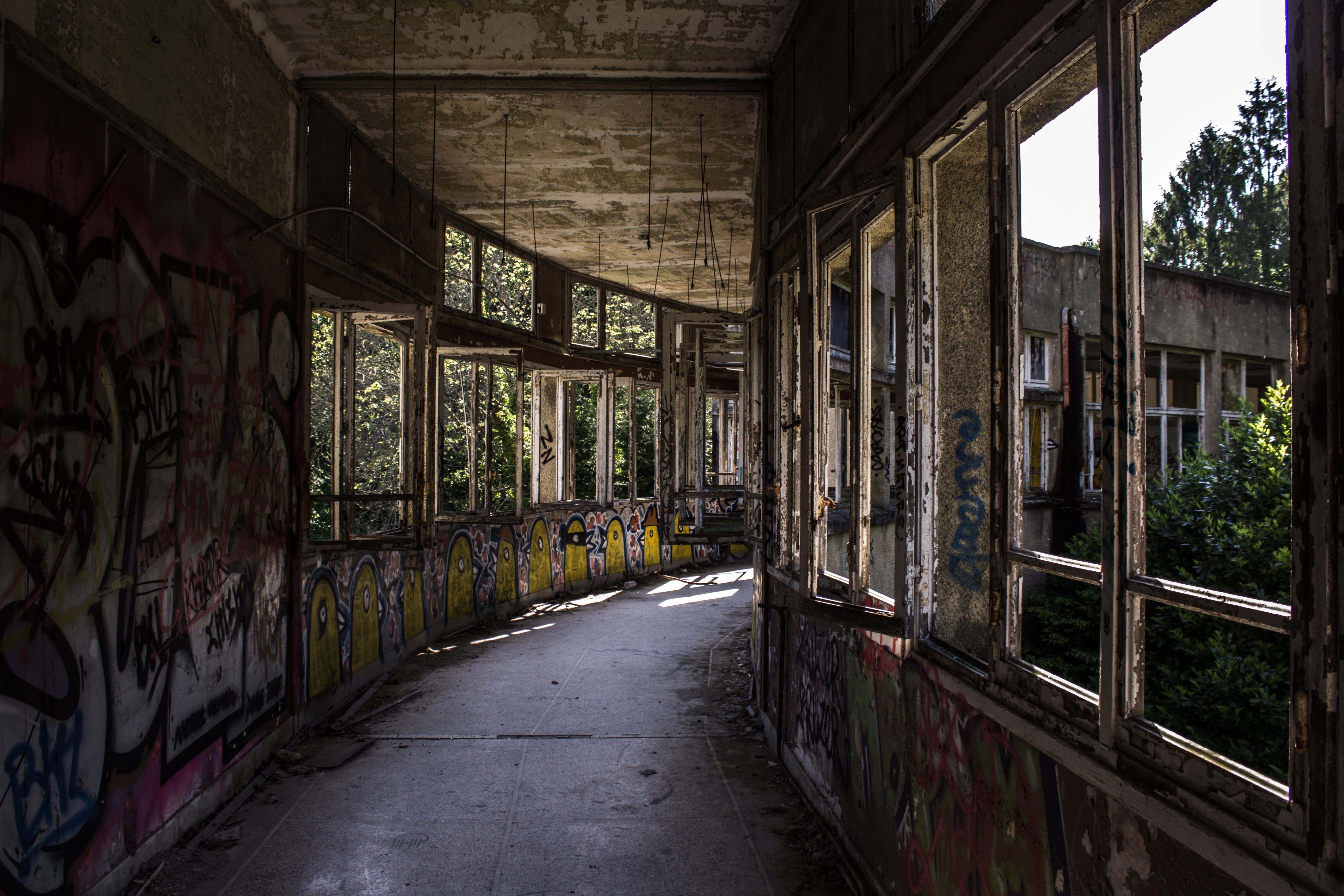 nature, direction, messy, building exterior, apocalypse, disaster, photography, weathered, diminishing perspective, no people, built structure, damaged, HD Wallpaper