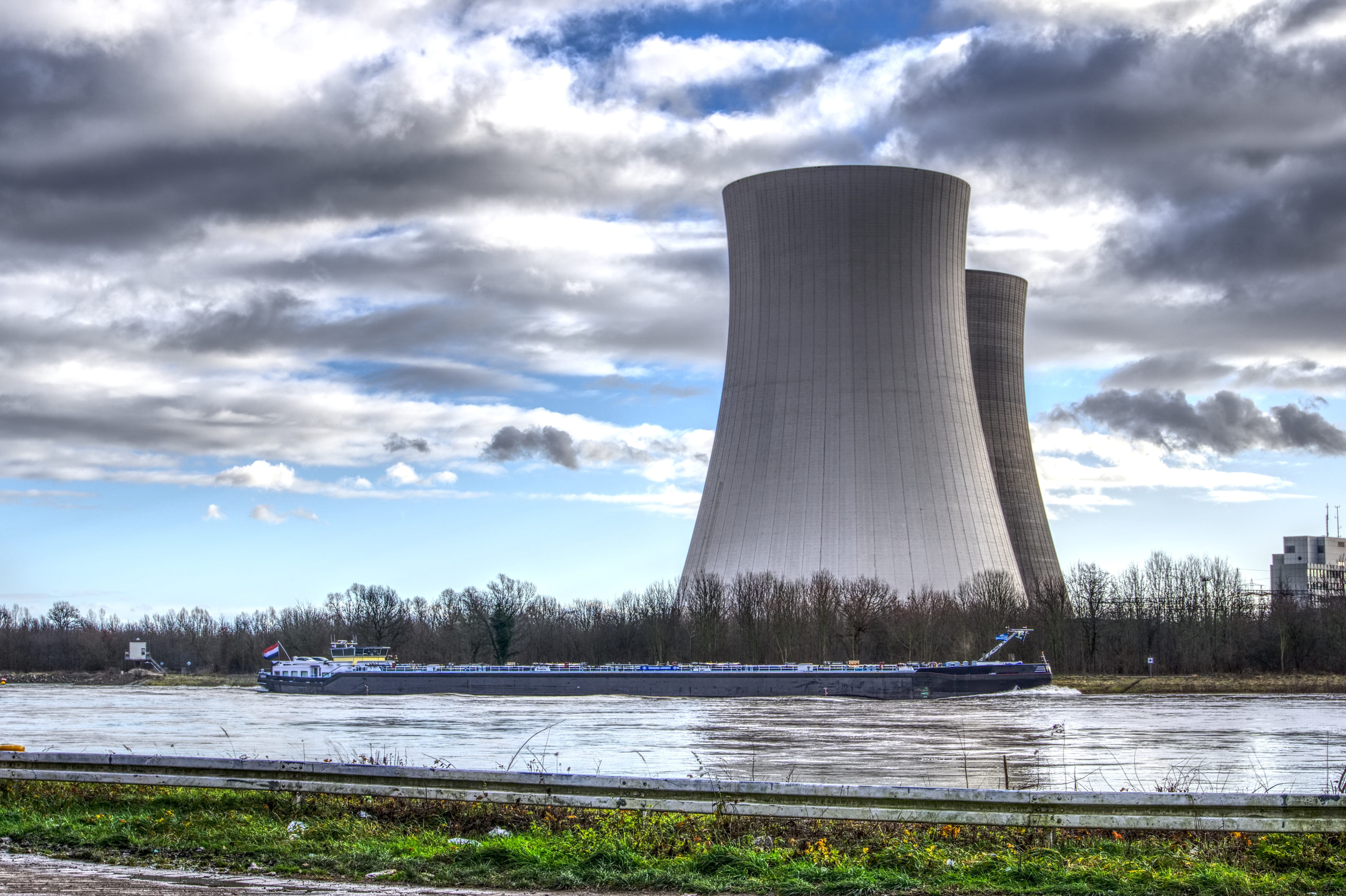 plant, power supply, lake, silo, day, built structure, electricity, reactor, 5K, water, pollution, nuclear, loading, sky, nuclear power plant, tree, radioactivity, HD Wallpaper