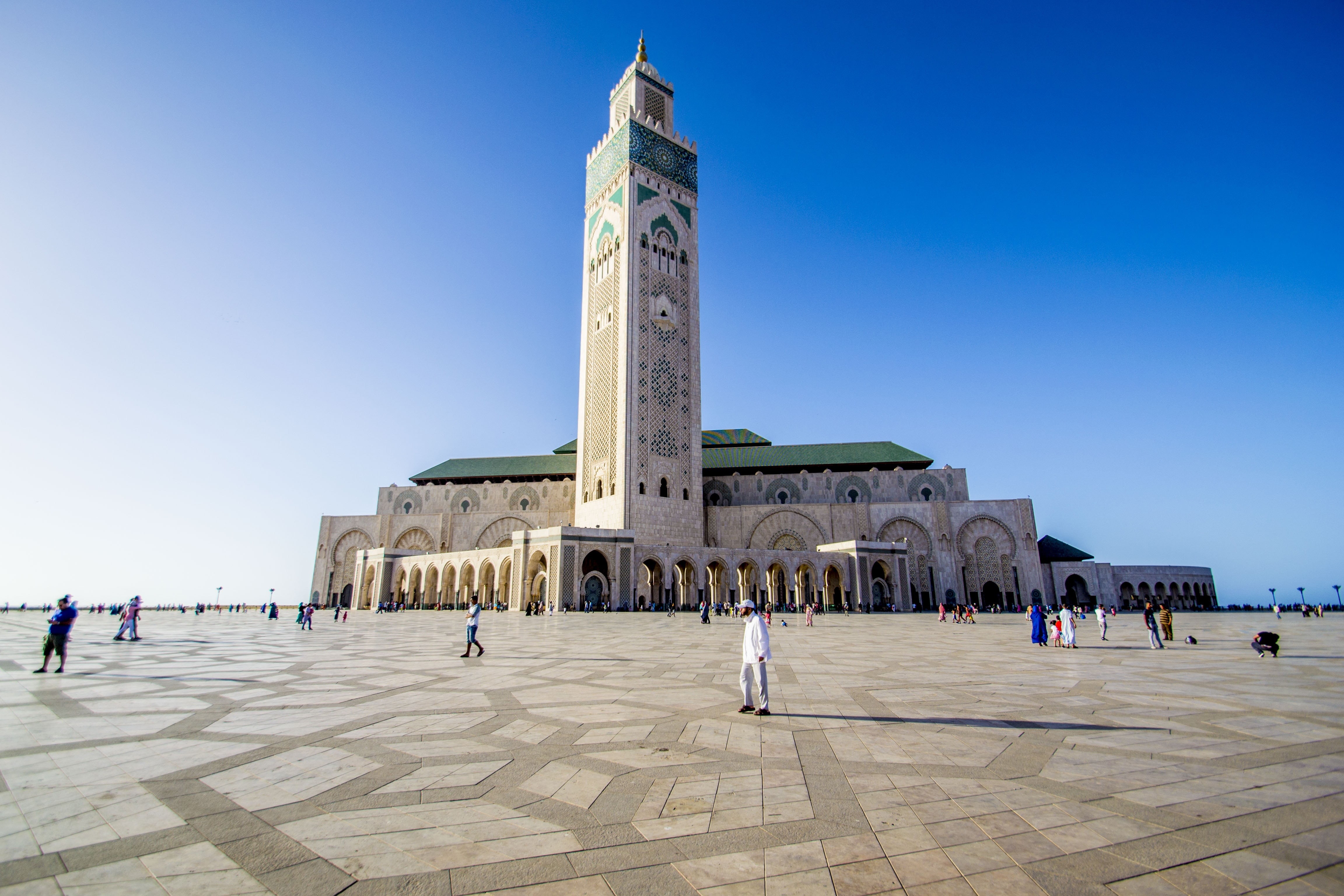 sky, outdoors, arabic Style, cultures, travel, mosque hassan 2, large group of people, building exterior, 4K, clear sky, history, architecture, the past, HD Wallpaper