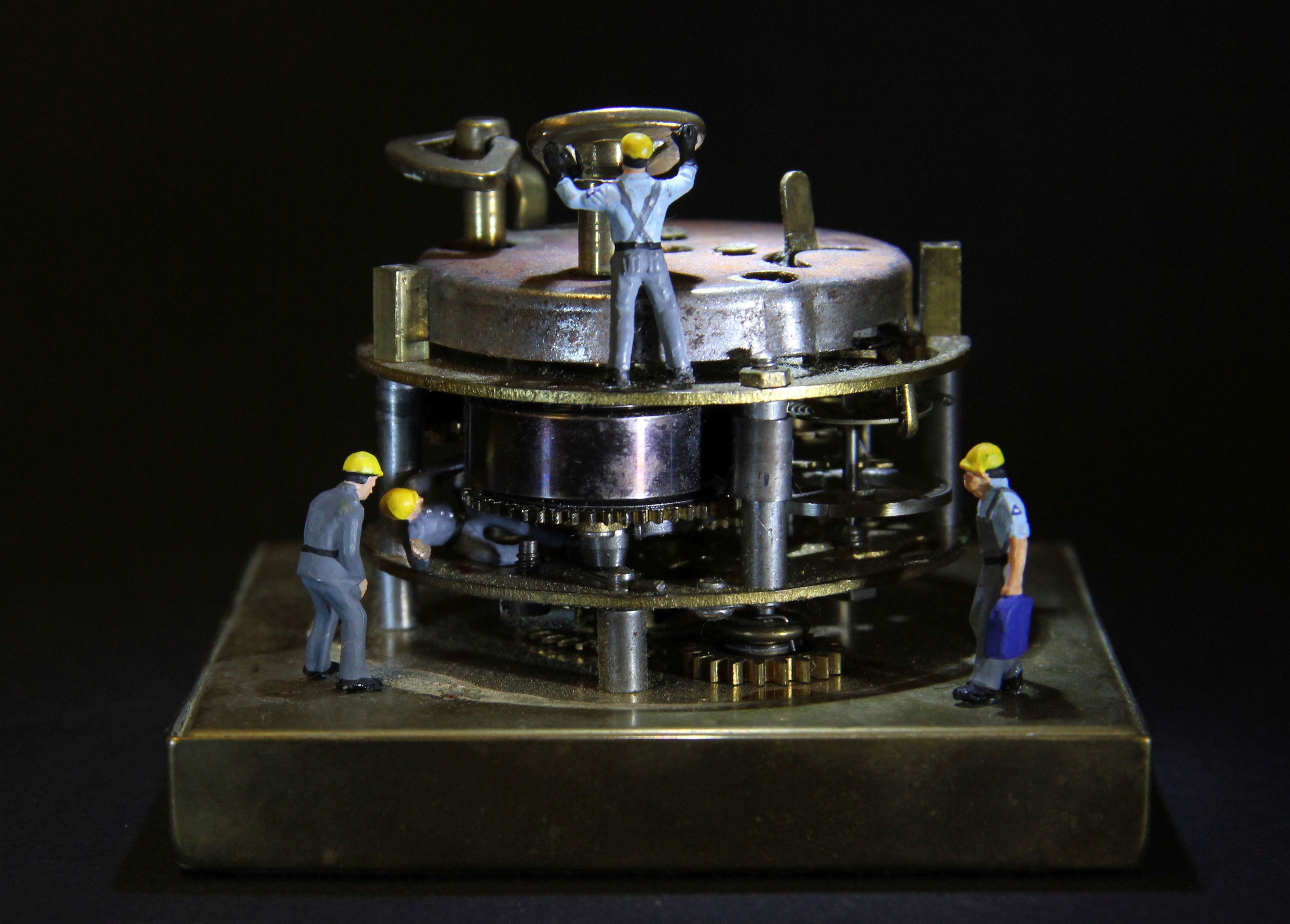 working, helmet, robot, mite, movement, equipment, indoors, little man, repair, figurine, industry, security, metal, food, modelleisenbahn figure, colored background, HD Wallpaper