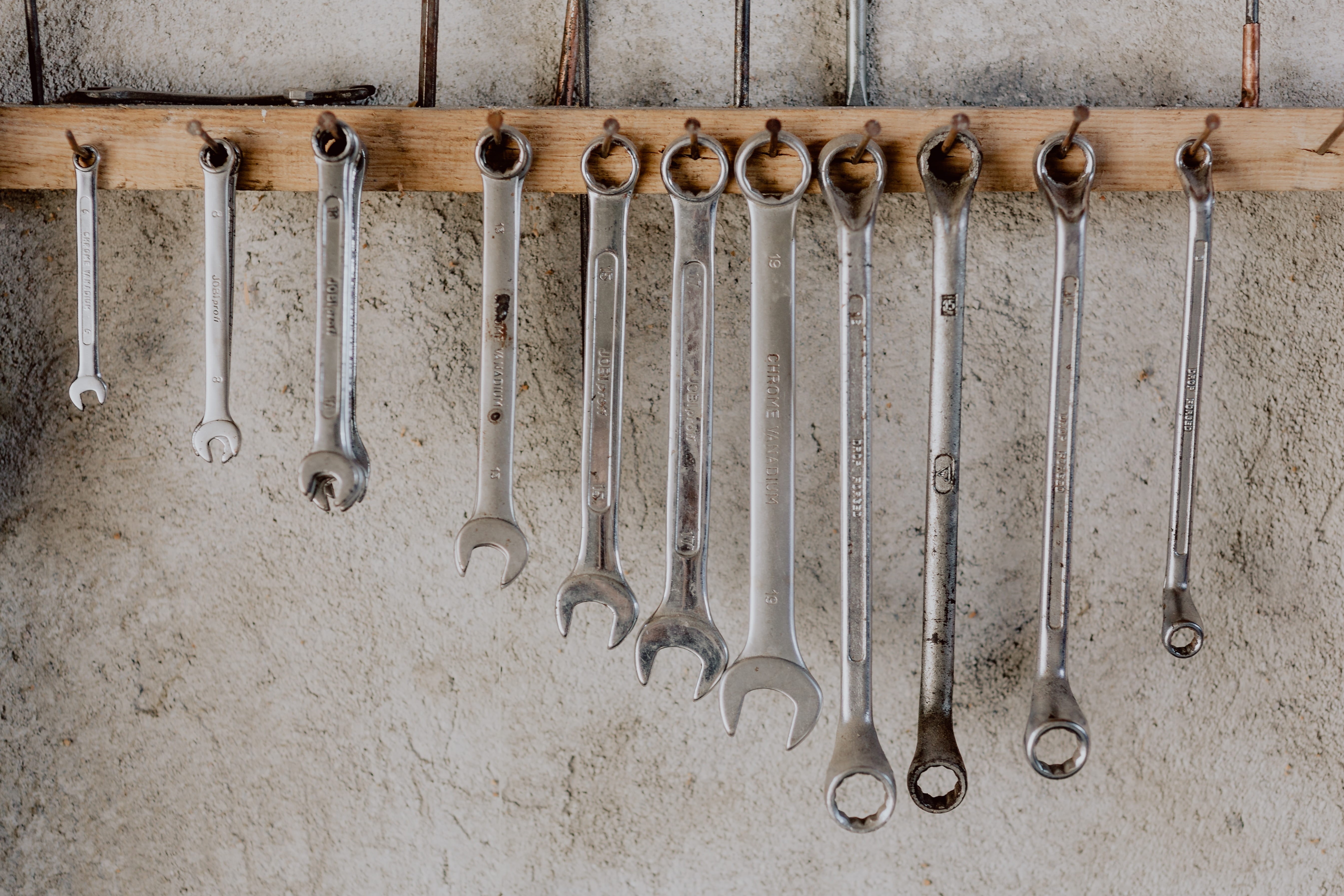 5K, set, repair, wall - building feature, group of objects, wrench, tool, choice, hand tool, order, medium group of objects, in a row, old, variation, HD Wallpaper