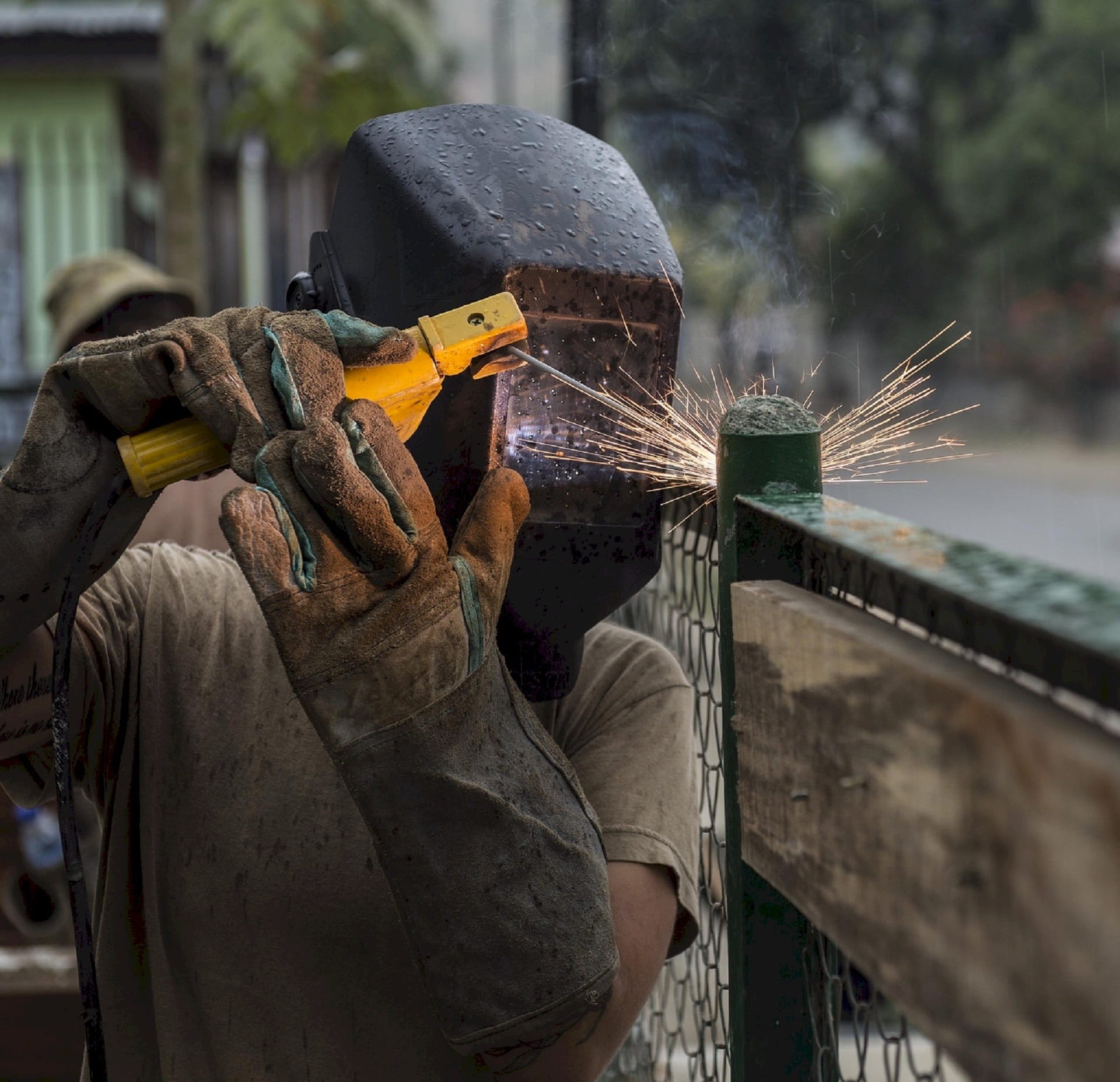 protection, one person, industry, military, skill, day, real people, green, outdoors, construction, metal, 1080P, adult, welder, metal industry, helmet, HD Wallpaper