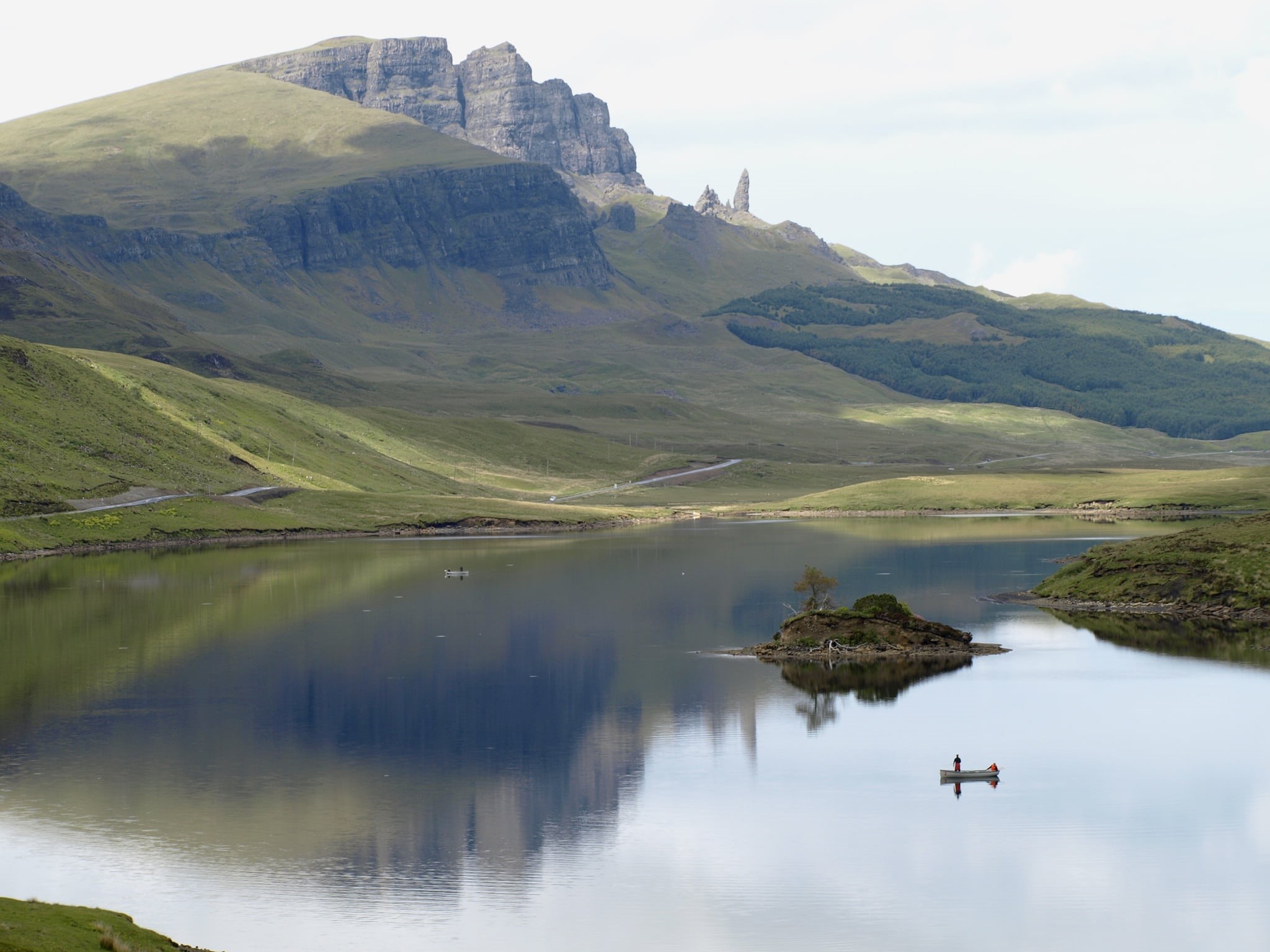 day, calm, animal themes, 1080P, tranquility, mountain, nature, isle of skye, body, beauty in nature, no people, near, stones, mountain range, sky, scenics - nature, HD Wallpaper