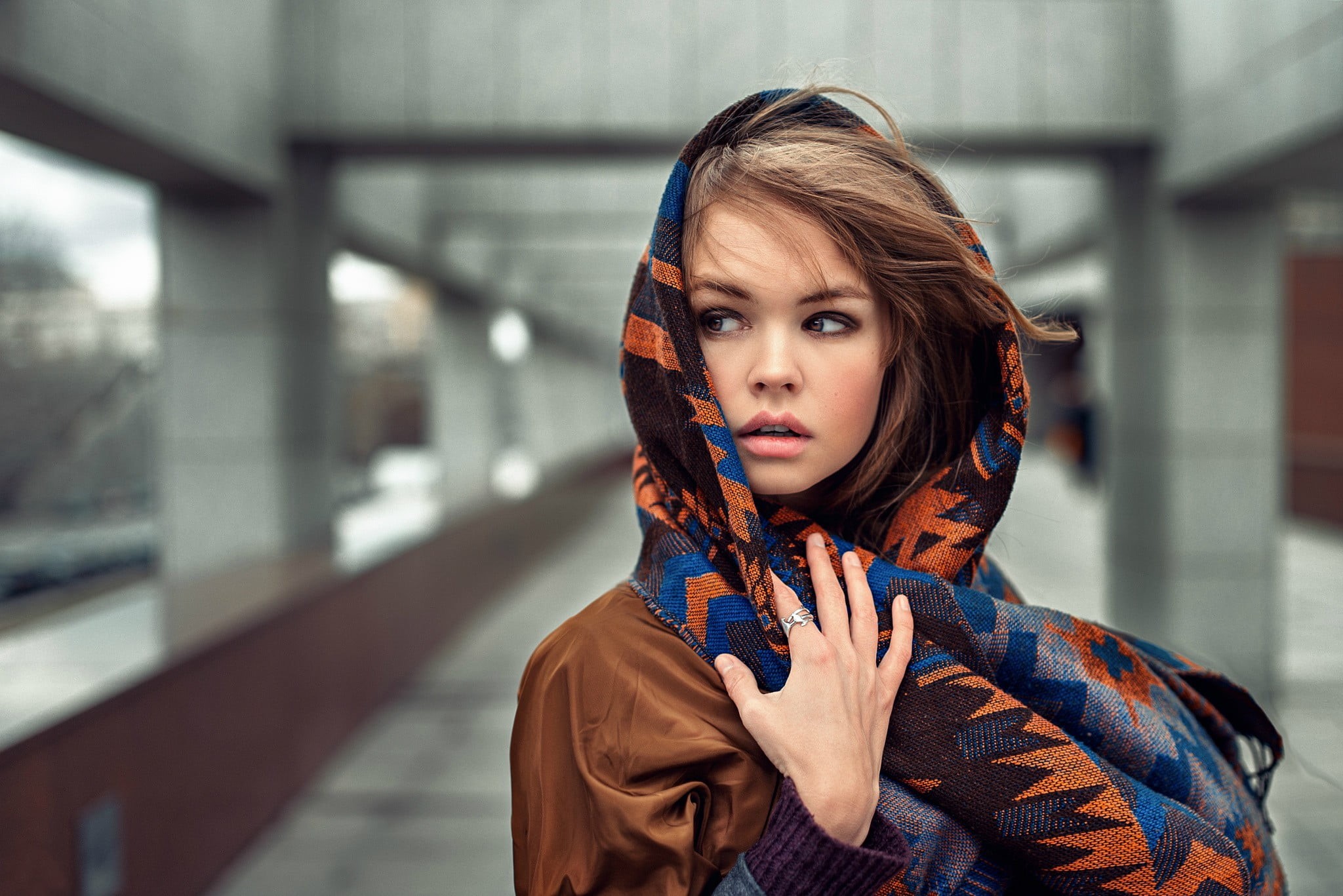 focus on foreground, adult, hairstyle, s, hijab, Anastasia Scheglova, women, city life, multicolored, headdress, hair, Georgy Chernyadyev, architecture, HD Wallpaper