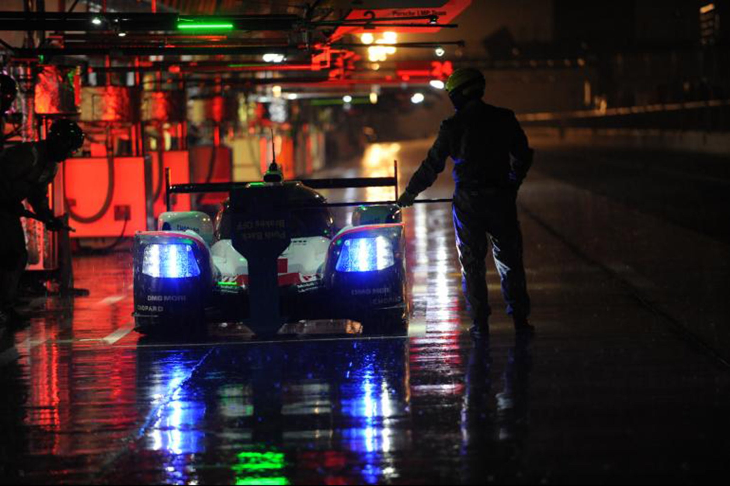 incidental people, porsche, wet, illuminated, adult, car, wec, lifestyles, 2017, one person, city, standing, championship, endurance, world, 9r9-17, race, HD Wallpaper