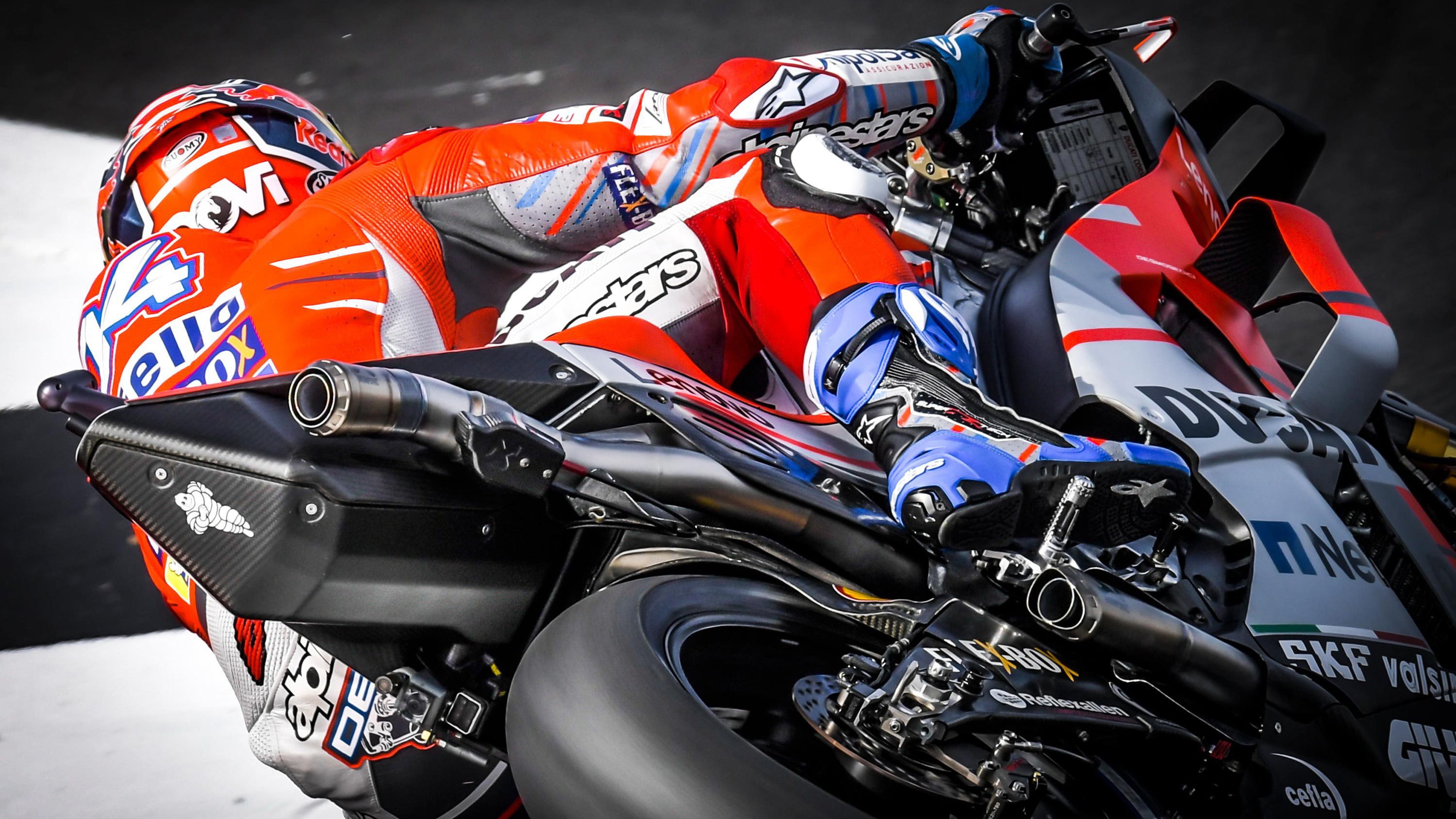safety, Silverstone, 2018, high angle view, mode of transportation, day, MotoGP, sports helmet, 2K, outdoors, auto racing, Corse, crash helmet, in a row, HD Wallpaper