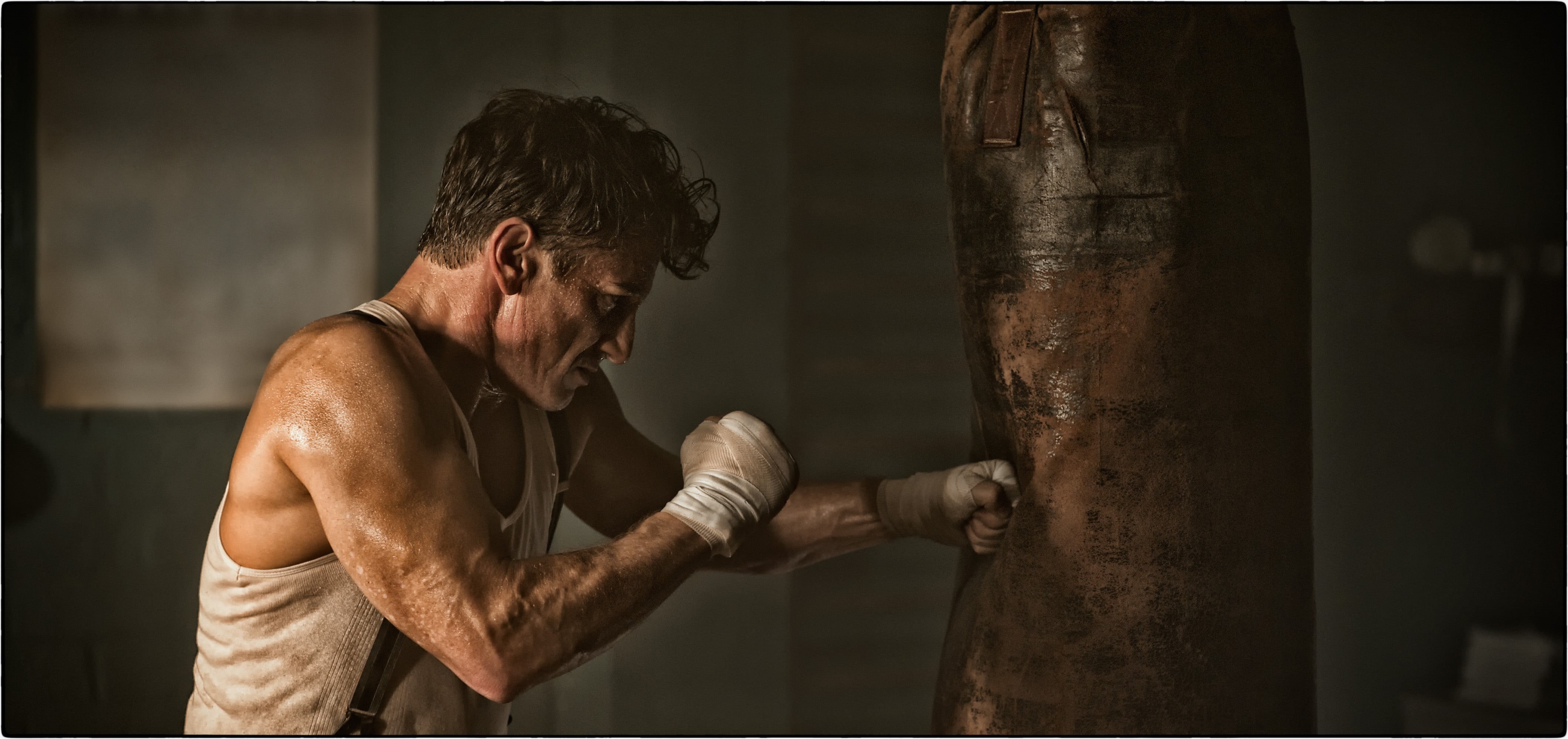 men, strength, punching, sports, bag, white, one person, exercising, determination, effort, brown, adult, muscular build, vitality, boxing - sport, Gangster Squad, HD Wallpaper