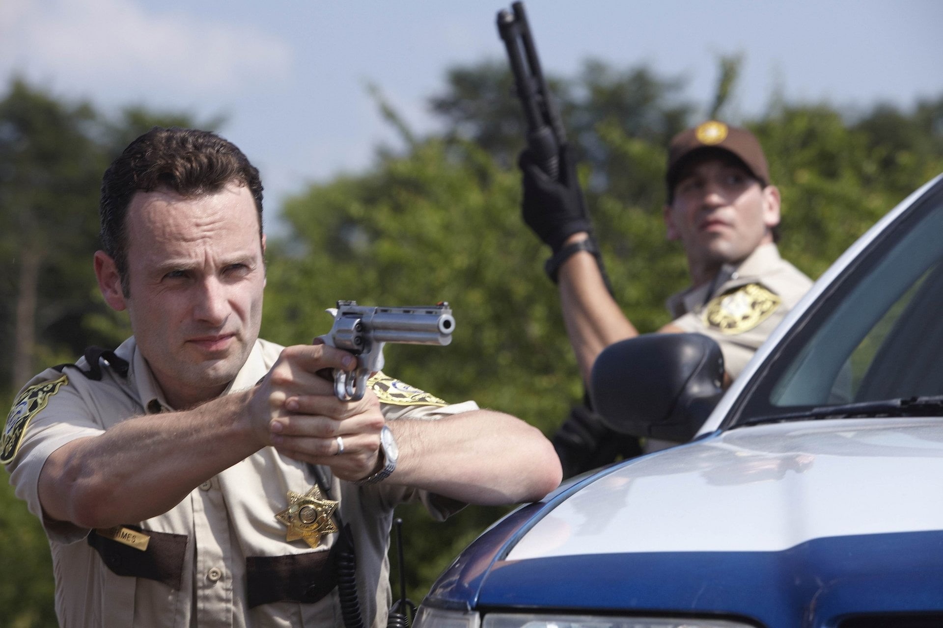 TV Show, The Walking Dead, 1080P, mid adult men, crime, adult, holding, motor vehicle, outdoors, social issues, two people, mode of transportation, Rick Grimes, HD Wallpaper