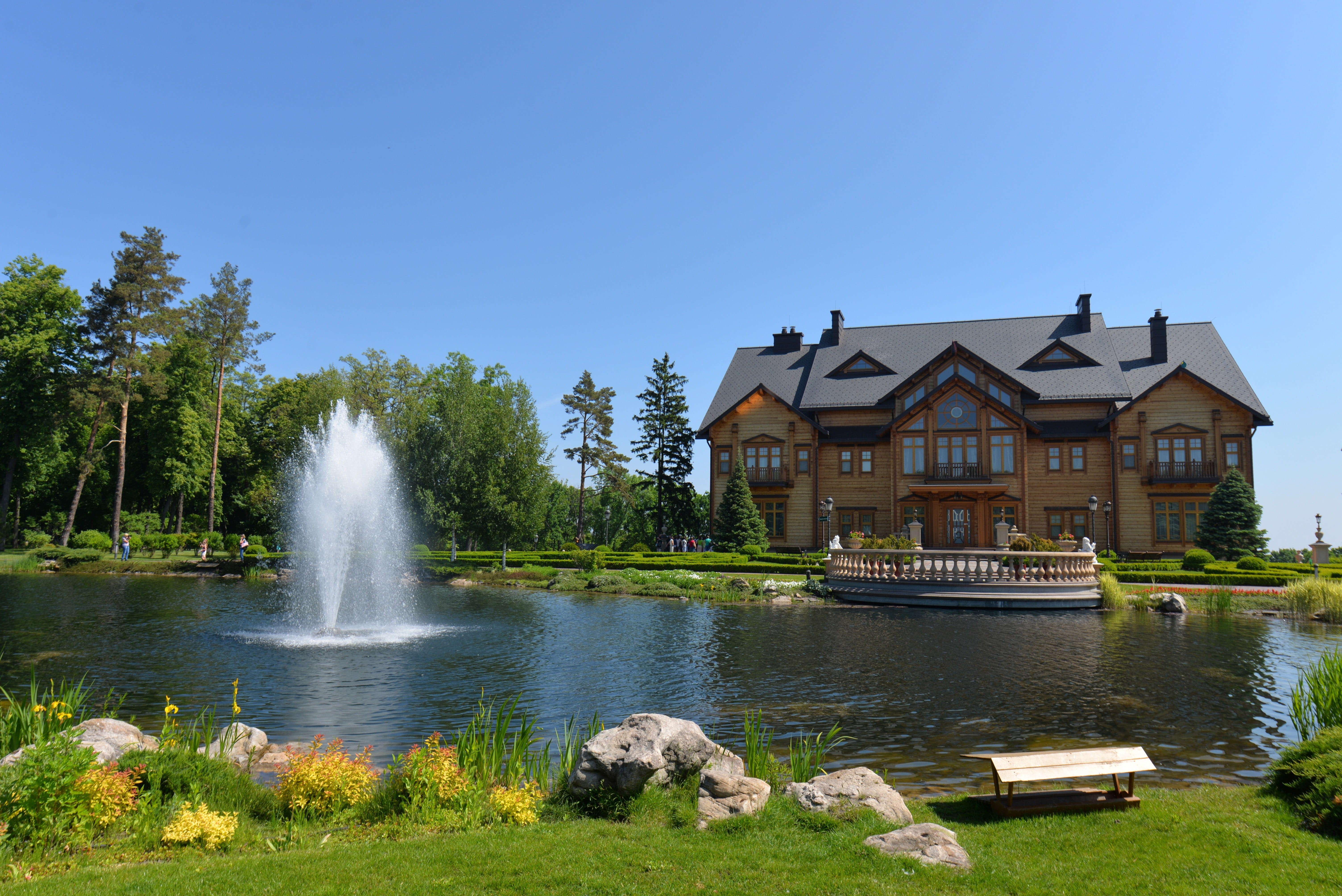 water, outdoors, copy space, cultures, Kiev, no people, river, beauty in nature, 5K, grass, landscape, clear sky, House, Ukraine, nature, public domain, HD Wallpaper