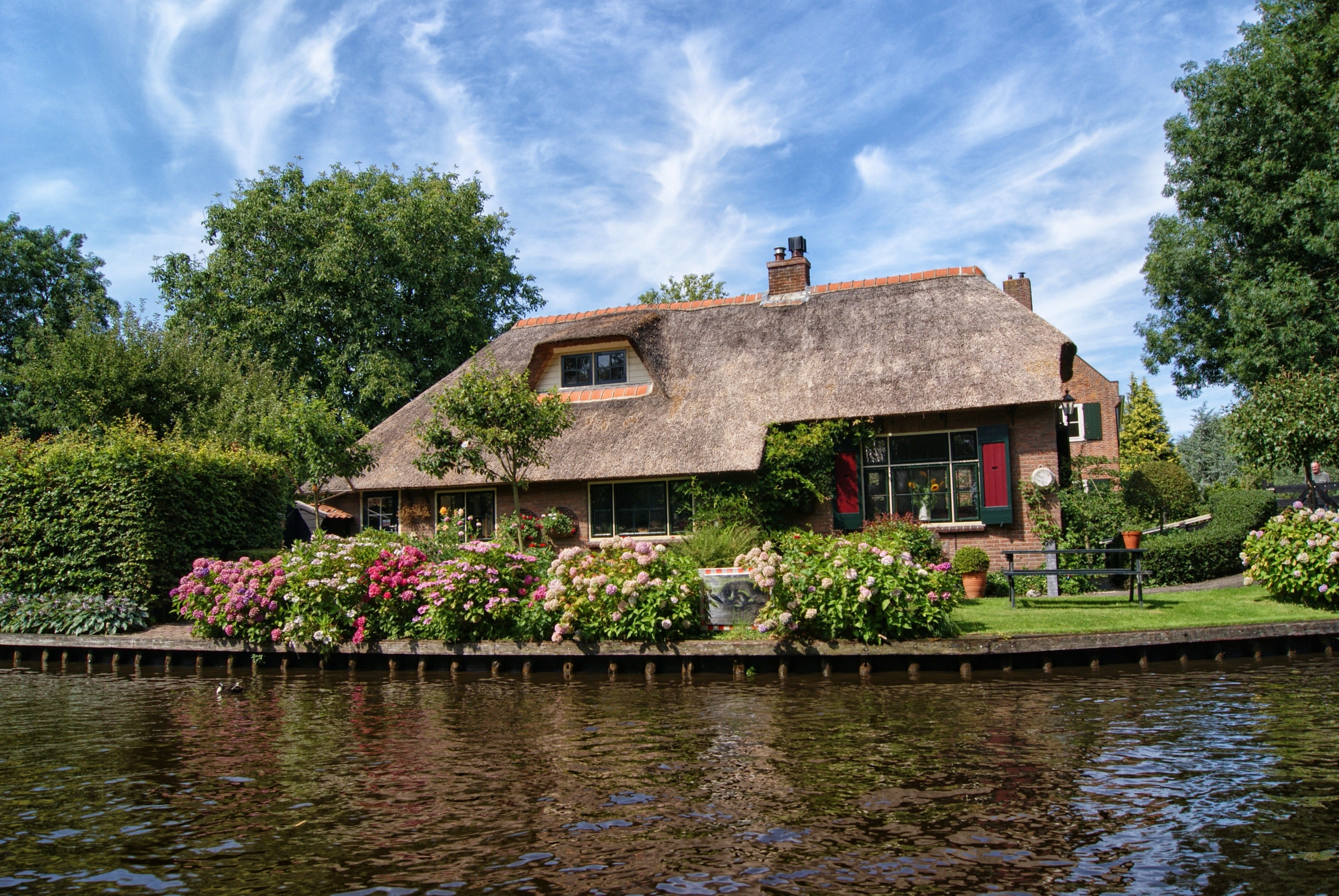 canal, garden, no people, property, giethoorn, cloud - sky, body, brown, water, sky, reflection, day, growth, village, netherlands, outdoors, architecture, HD Wallpaper