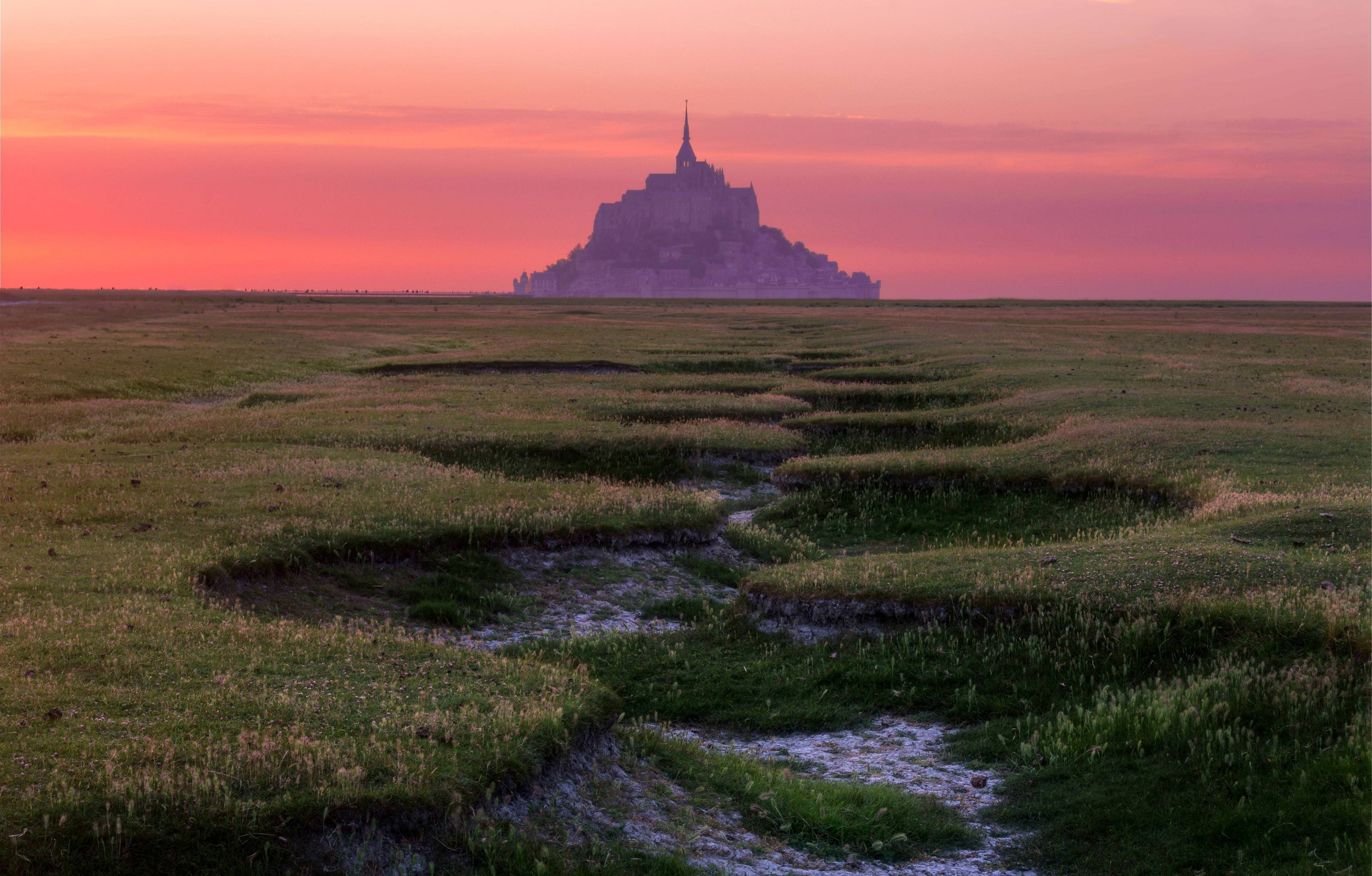Mont Saint-Michel, cloud - sky, travel destinations, place of worship, religion, sky, castle, landscape, beauty in nature, the past, plant, grass, Abbey, HD Wallpaper