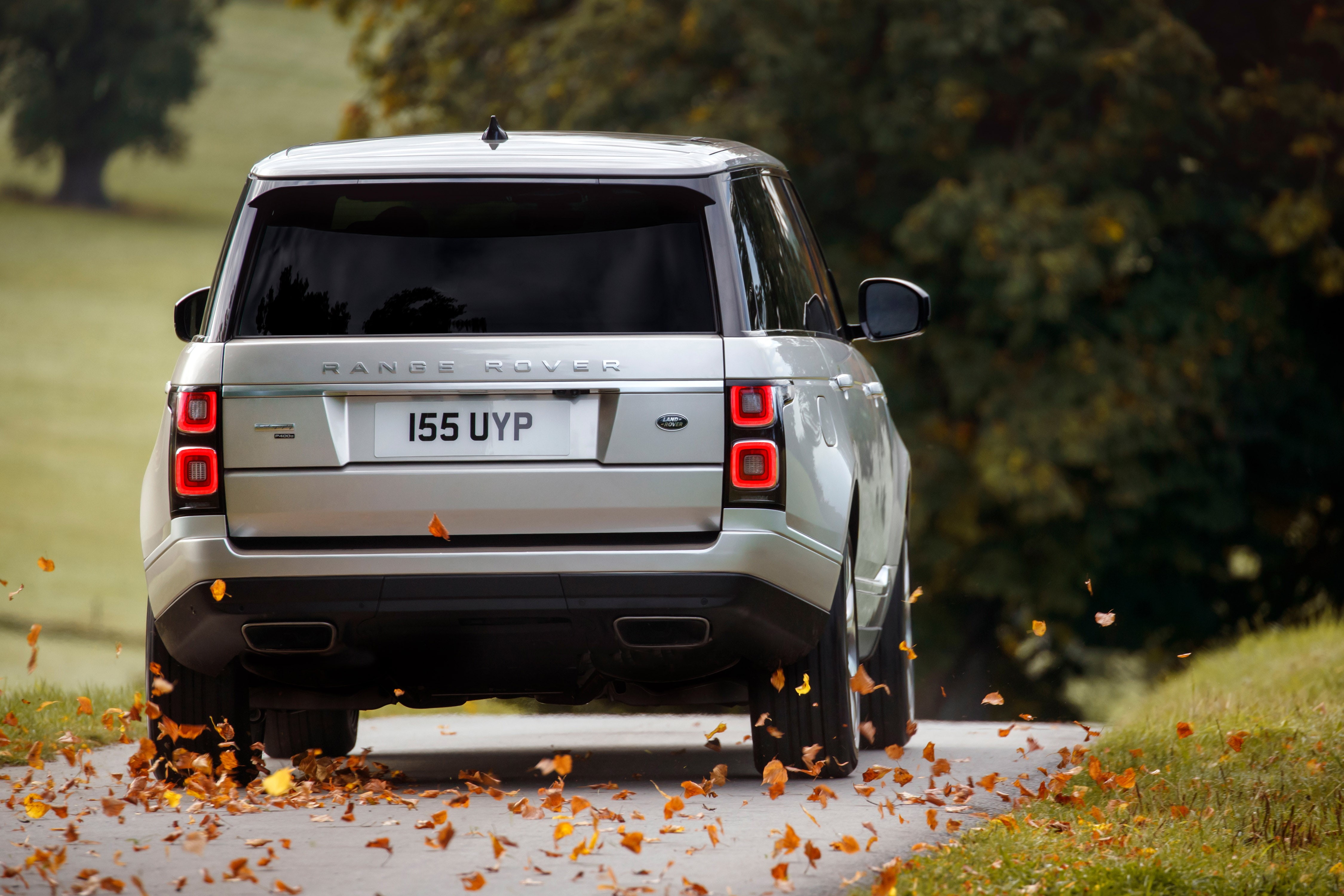 transportation, land vehicle, field, vogue, no people, motor vehicle, range, 4K, focus on foreground, autumn, car, plant part, plant, leaves, tree, mode of transportation, HD Wallpaper