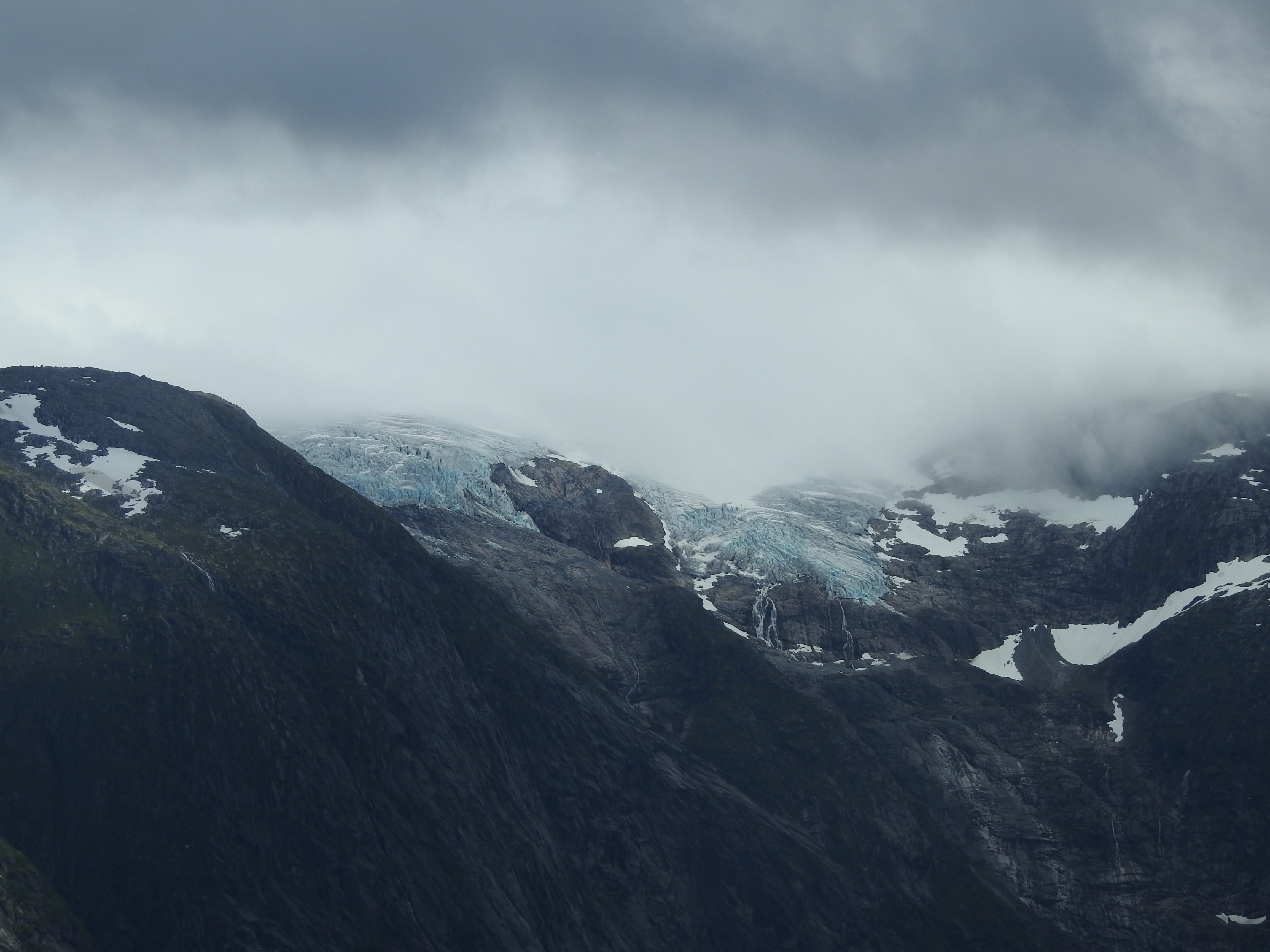 environment, landscape, snowcapped, capped, tranquility, snowcapped mountain, cold temperature, 4K, biggest, non-urban scene, gray, cloud - sky, lundebreen, HD Wallpaper