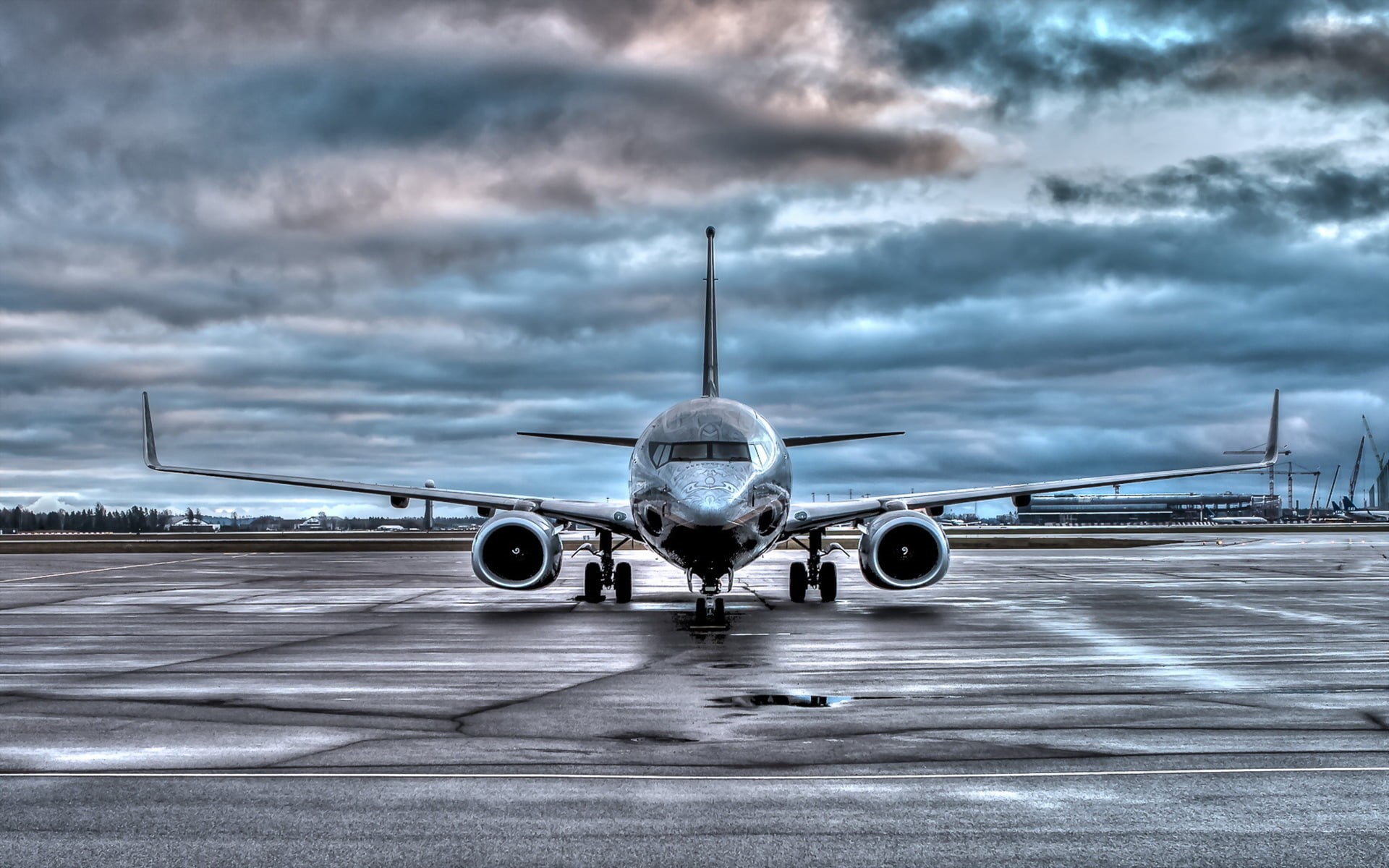 no people, dusk, silver, stationary, travel, aerospace industry, 1080P, cloud - sky, airplane, mode of transportation, sky, transportation, runway, public transportation, HD Wallpaper