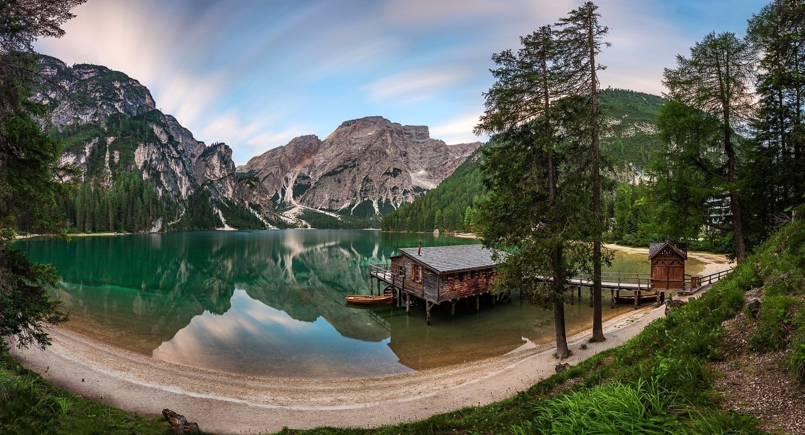 tranquility, body, outdoors, boathouses, built structure, building exterior, forest, reflection, mountain, beauty in nature, sunlight, morning, sky, 720P, HD Wallpaper