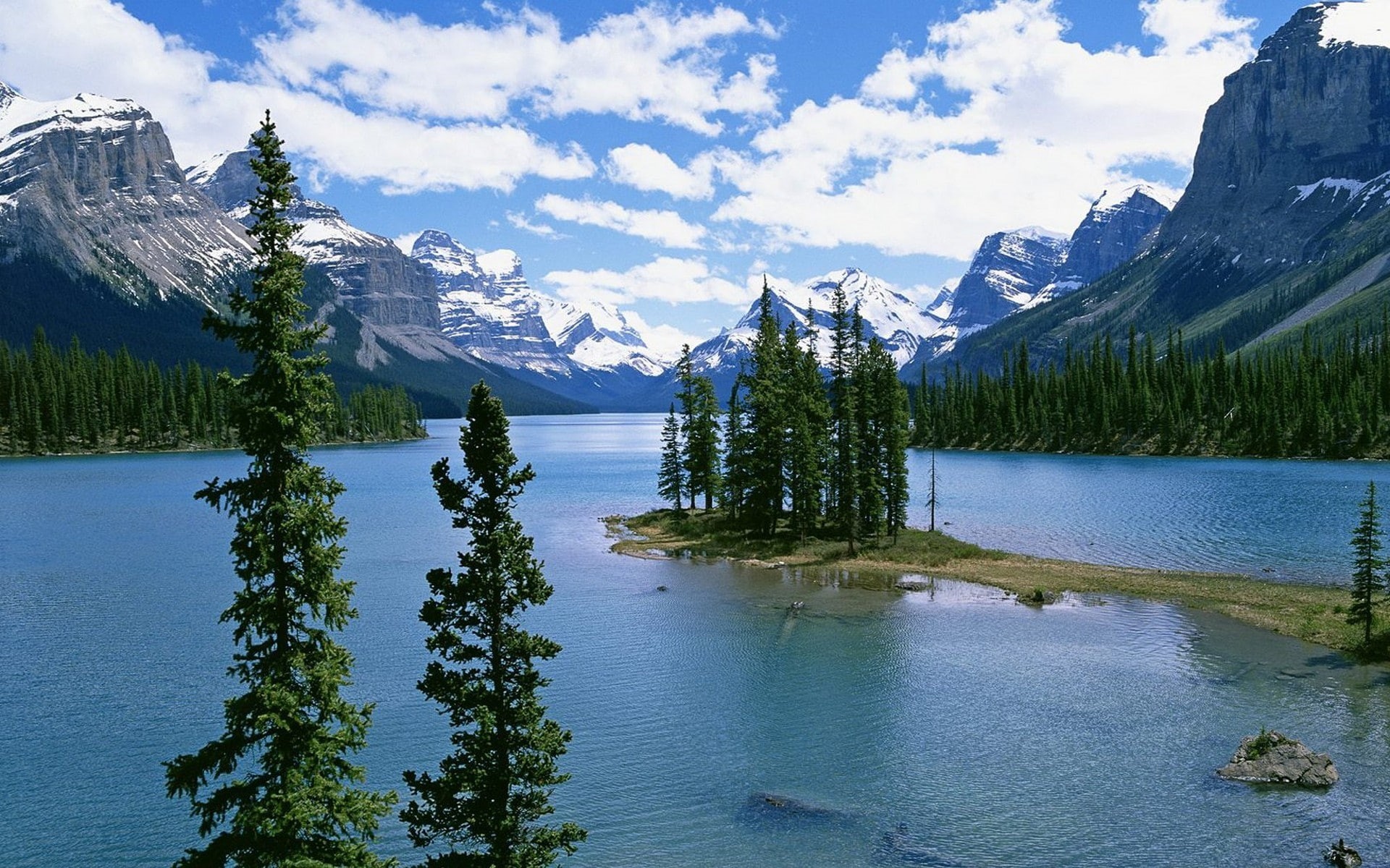 Maligne Lake, tree, plant, no people, day, mountains, tranquility, beauty in nature, idyllic, mountain range, lake, snowcapped mountain, tranquil scene, HD Wallpaper