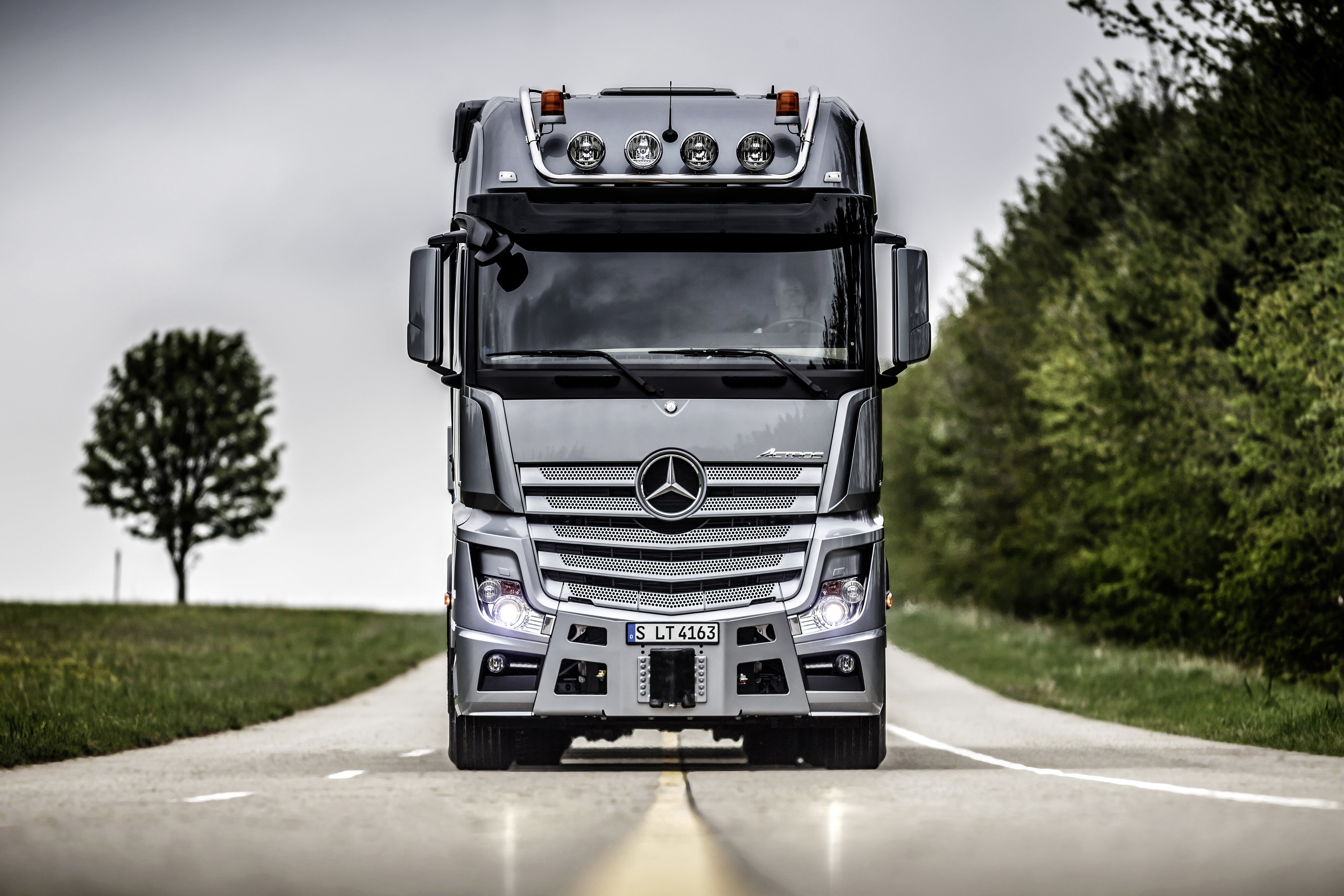 cabin, Actros, front View, camera - photographic equipment, driving, delivering, plant, view, close-up, truck, benz, gray, land Vehicle, street, summer, HD Wallpaper